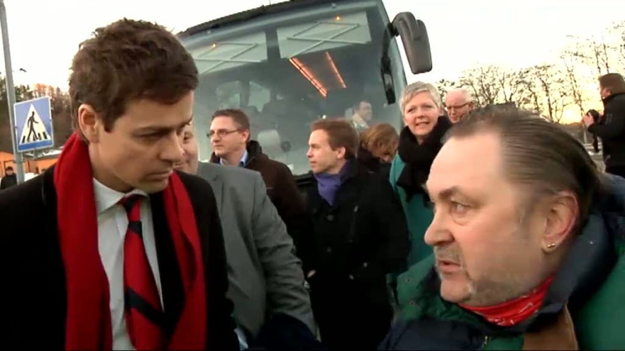 Mandalittene demonstrerte for ny vei