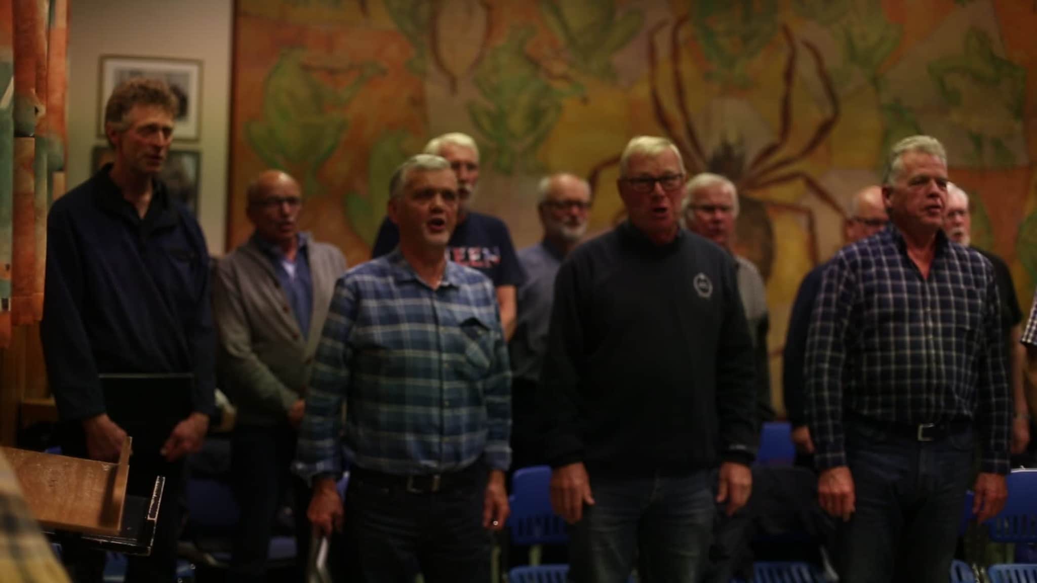Mandals Sangforening - Øver på glansnummeret Mi E Fra Mandal