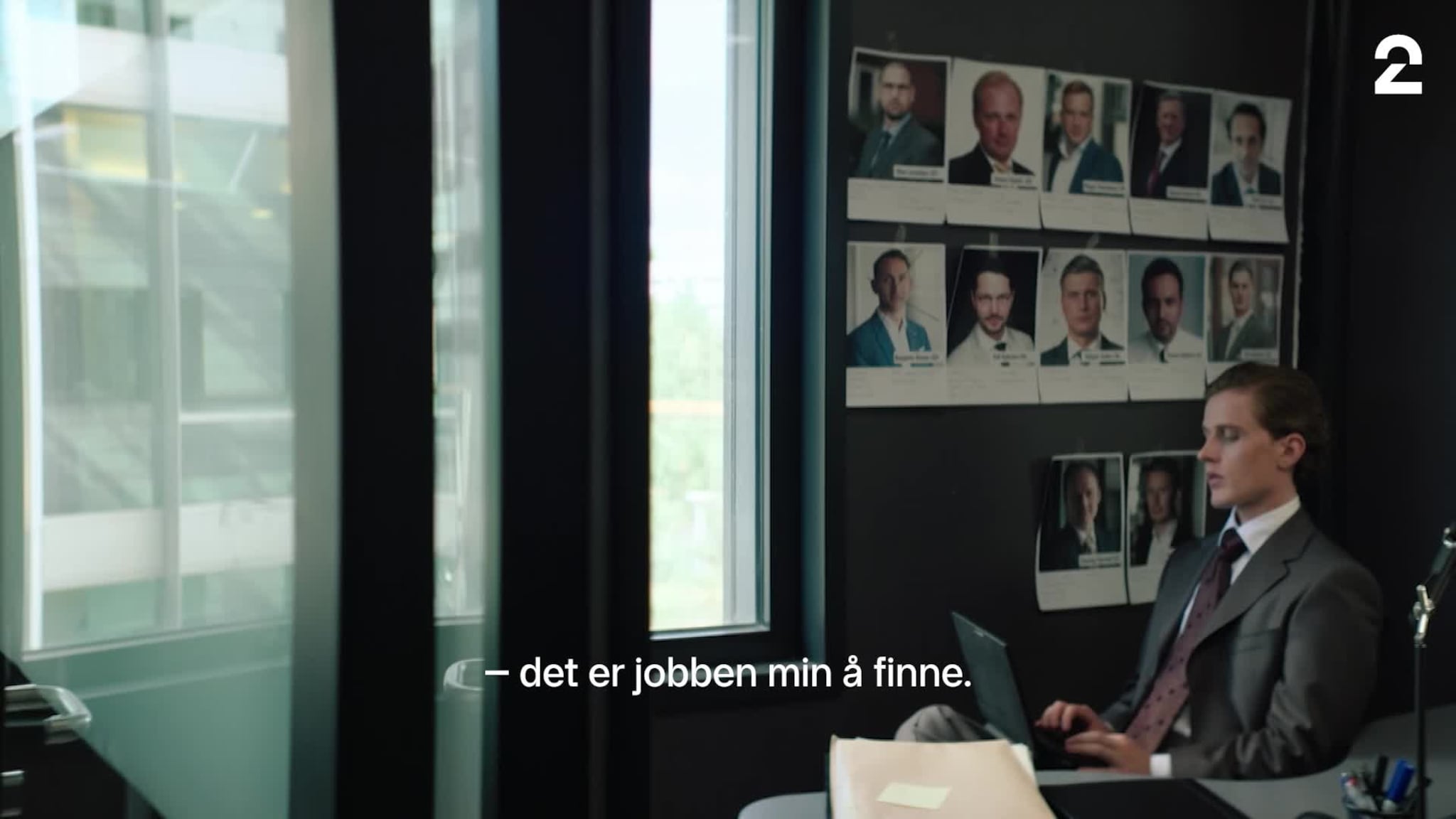 Hodejegerne - vilt, mørkt og morsomt