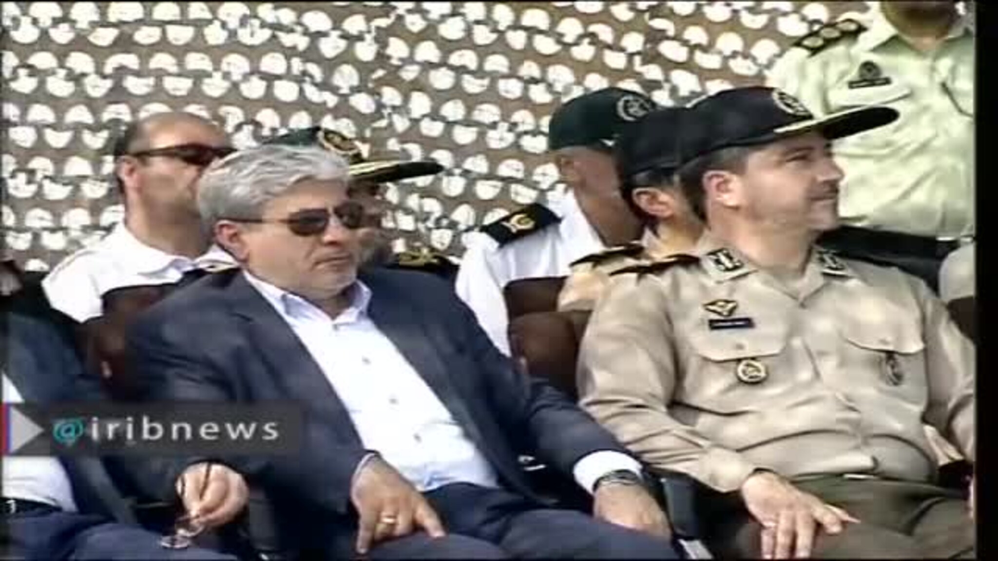 Prominente gjester da grensepolitiet fikk sju fartøyer med Båtservice-design.