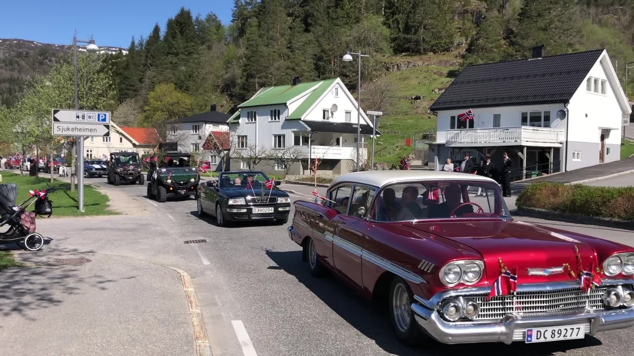 Bilkortesjen i Kyrkjebygda i Åseral.