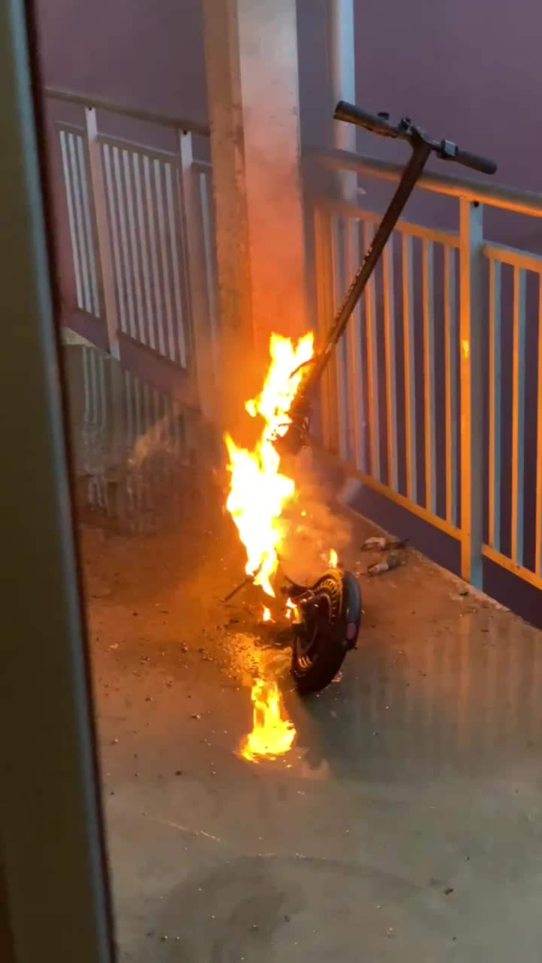 Sparkesykkel brenner på UiA campus