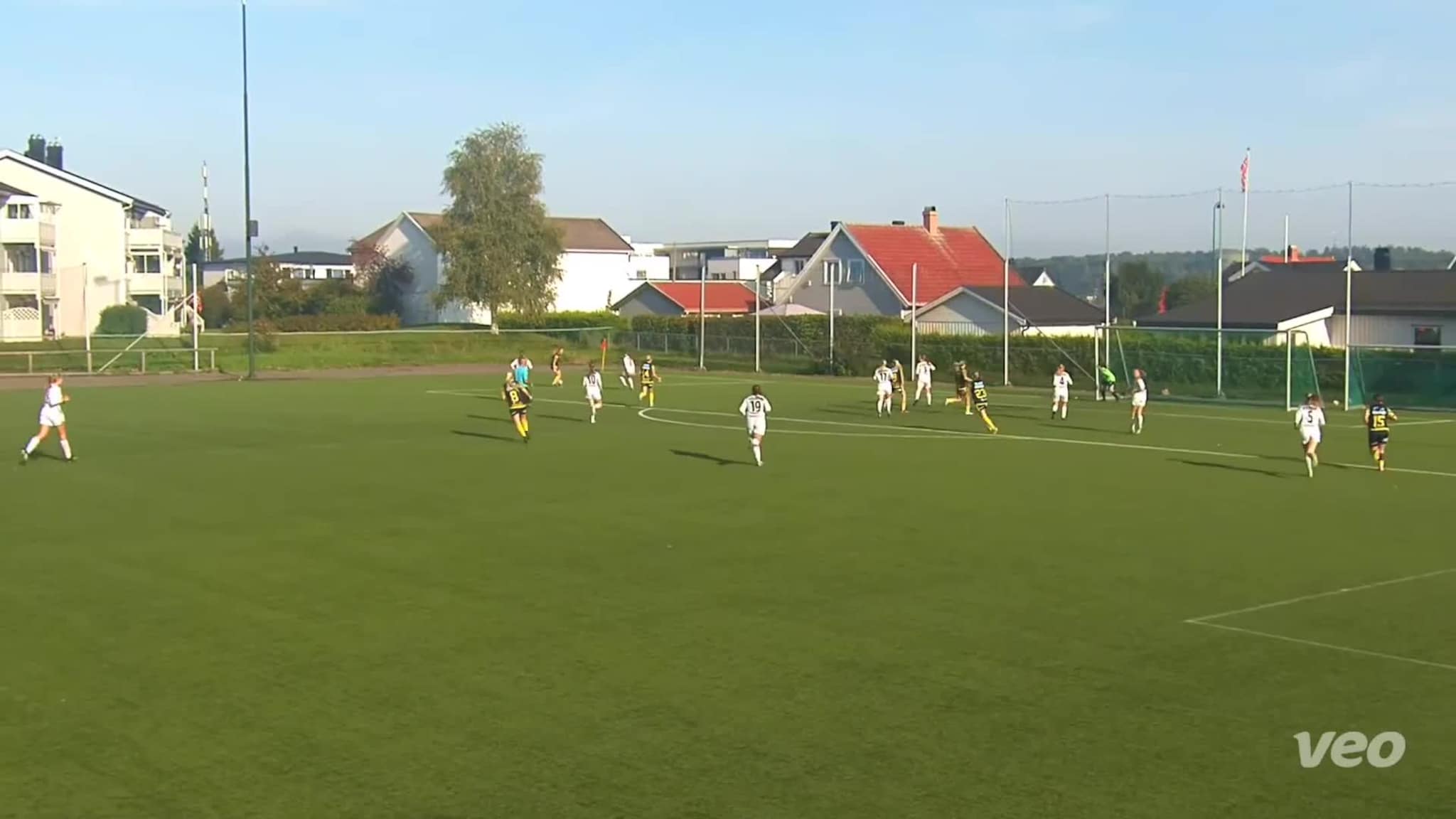 Maya Henriksen scorer mål for Start