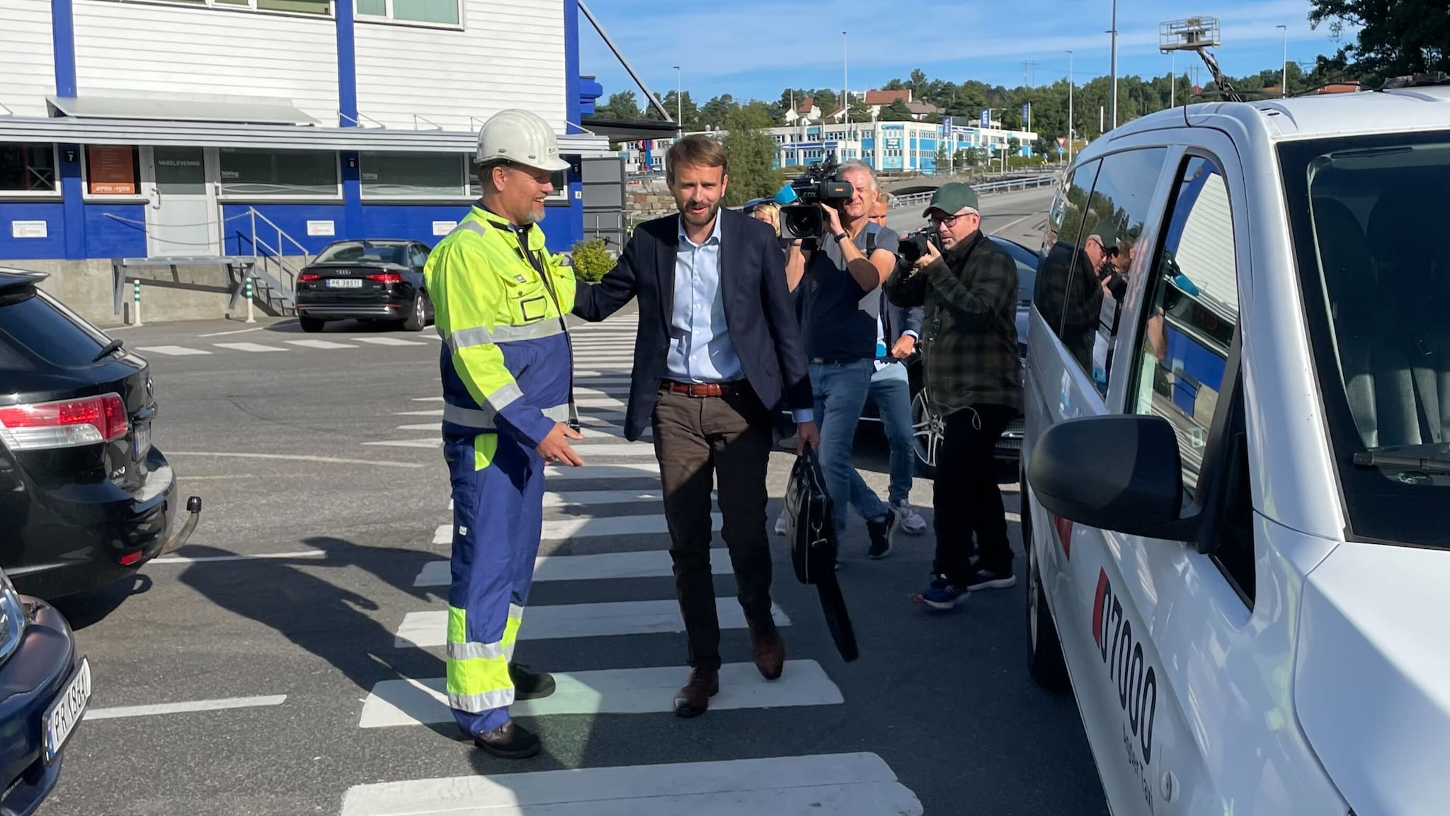 DIREKTE: Næringsminister Jan Christian Vestre besøker Rec Solar