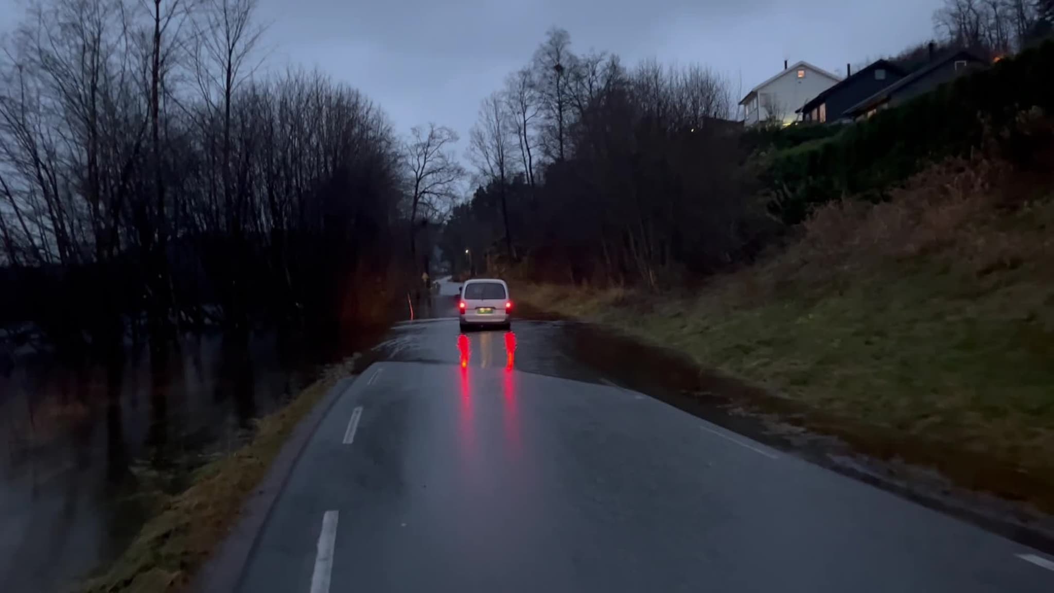 Flom på fylkesvei