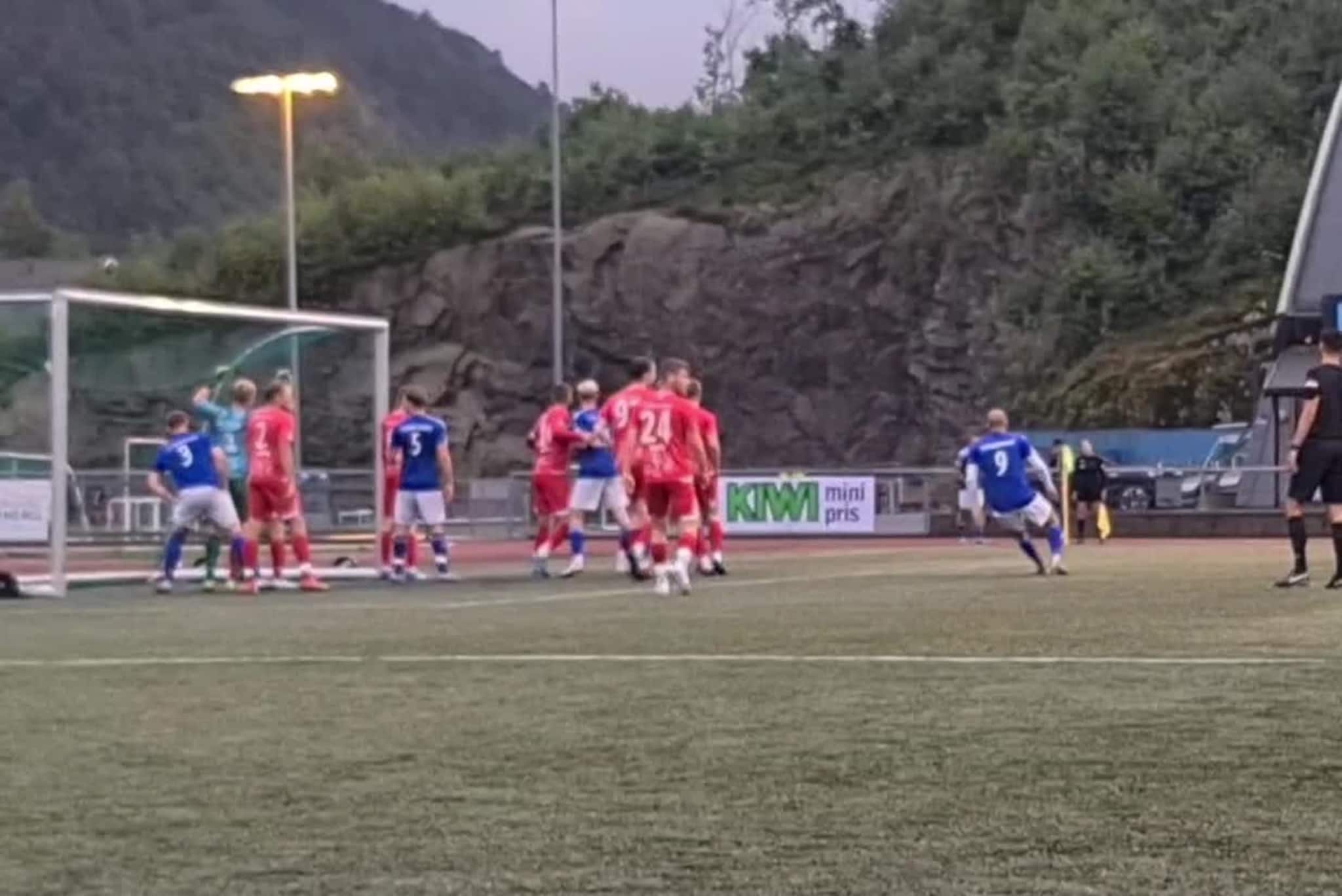 Jaran Jørgensen scorer mot Lyngdal