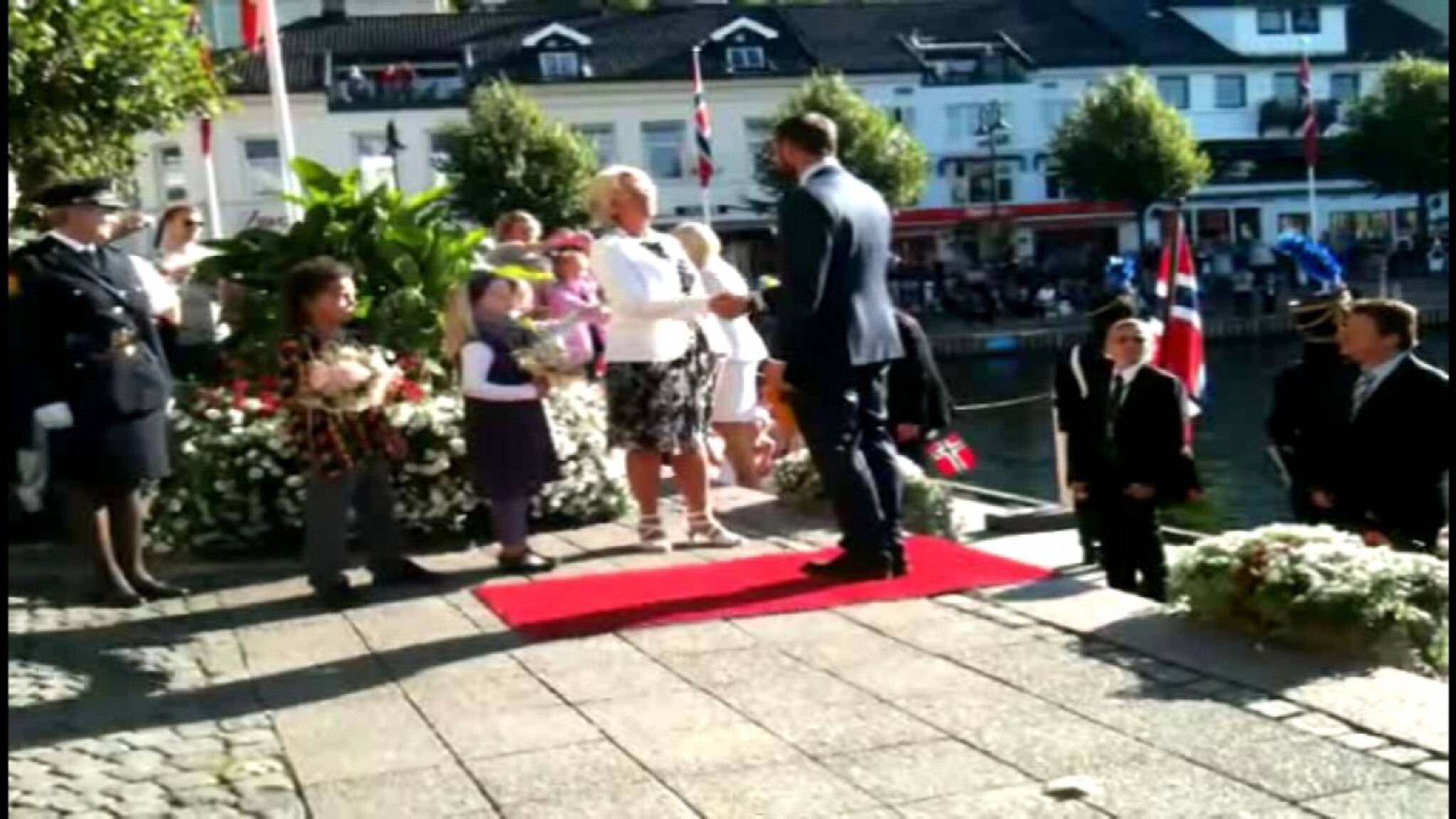 Kronprinsparet ankommer Arendal