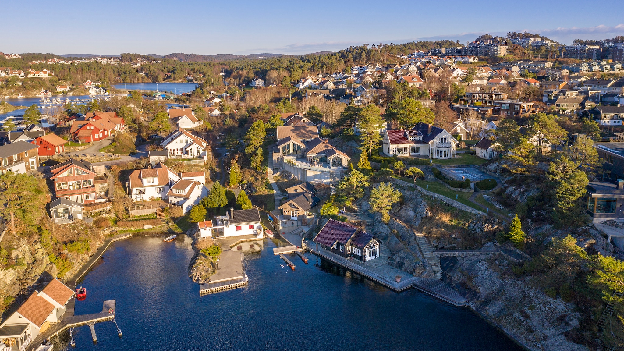 VIDEO: Se Stine Hjetlands flotte hus i Vavikbakken