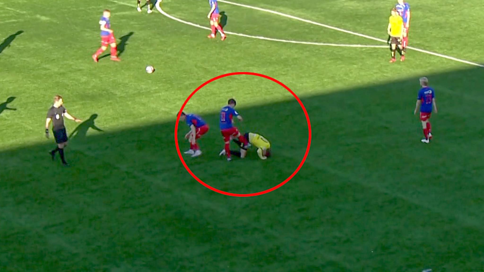 VIDEO: Her får han rødt kort for å sparke Christensen