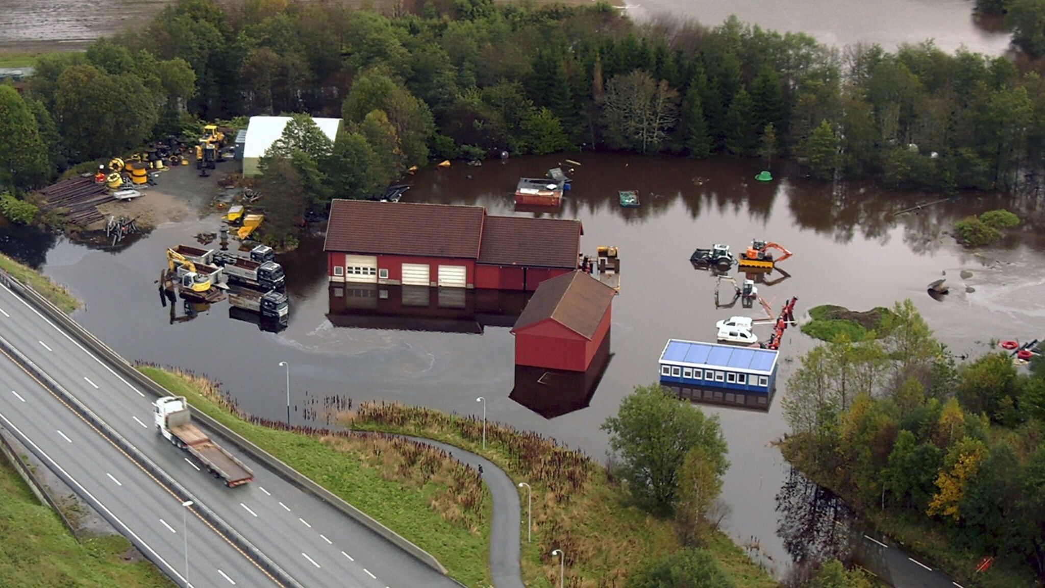Se ødeleggelsene hos Per Try i Søgne