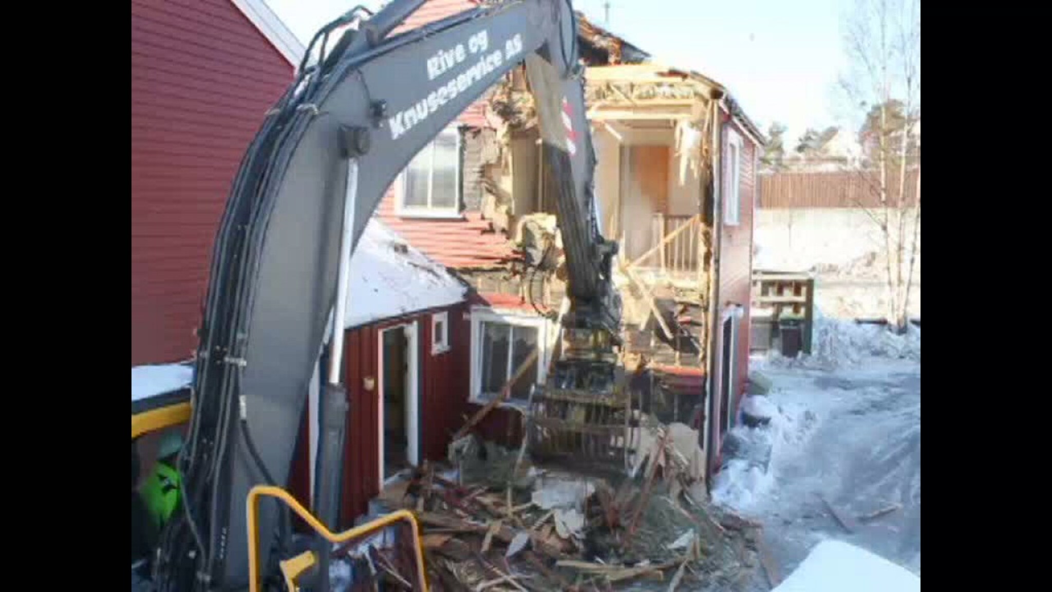 Se videosnutt fra rivingen
