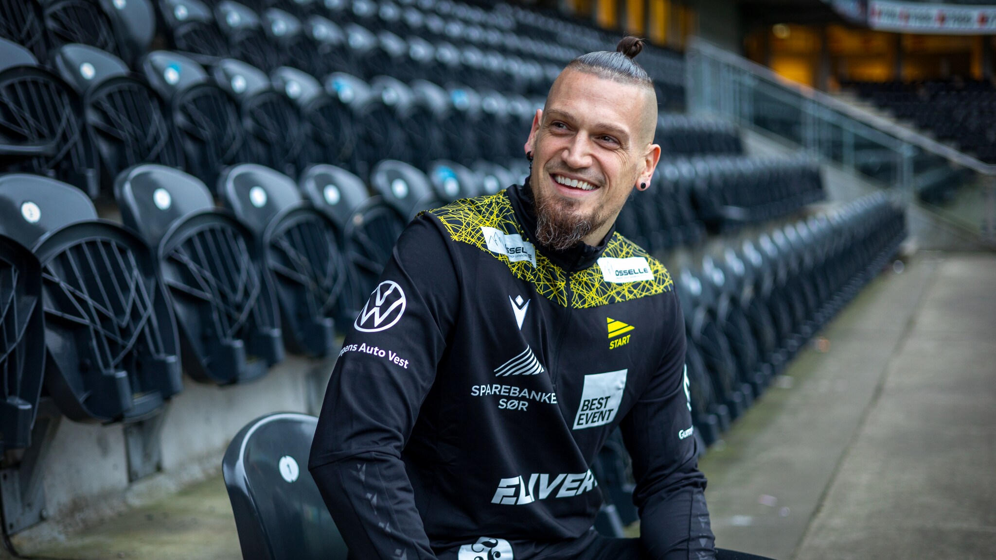 DIREKTE: Start presenterer nye spillere kl. 14.15