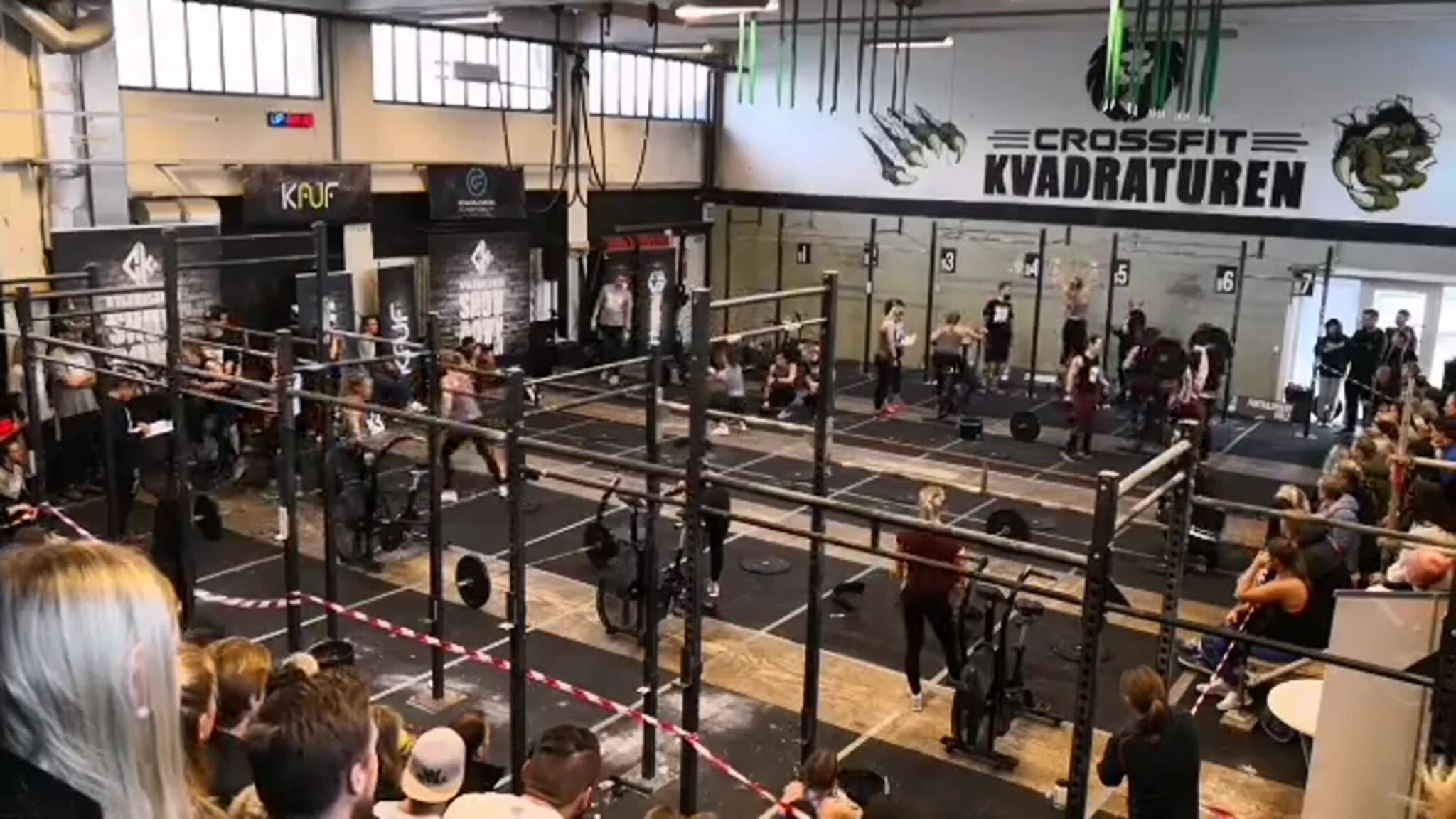 Her faller Veslemøy i bakken