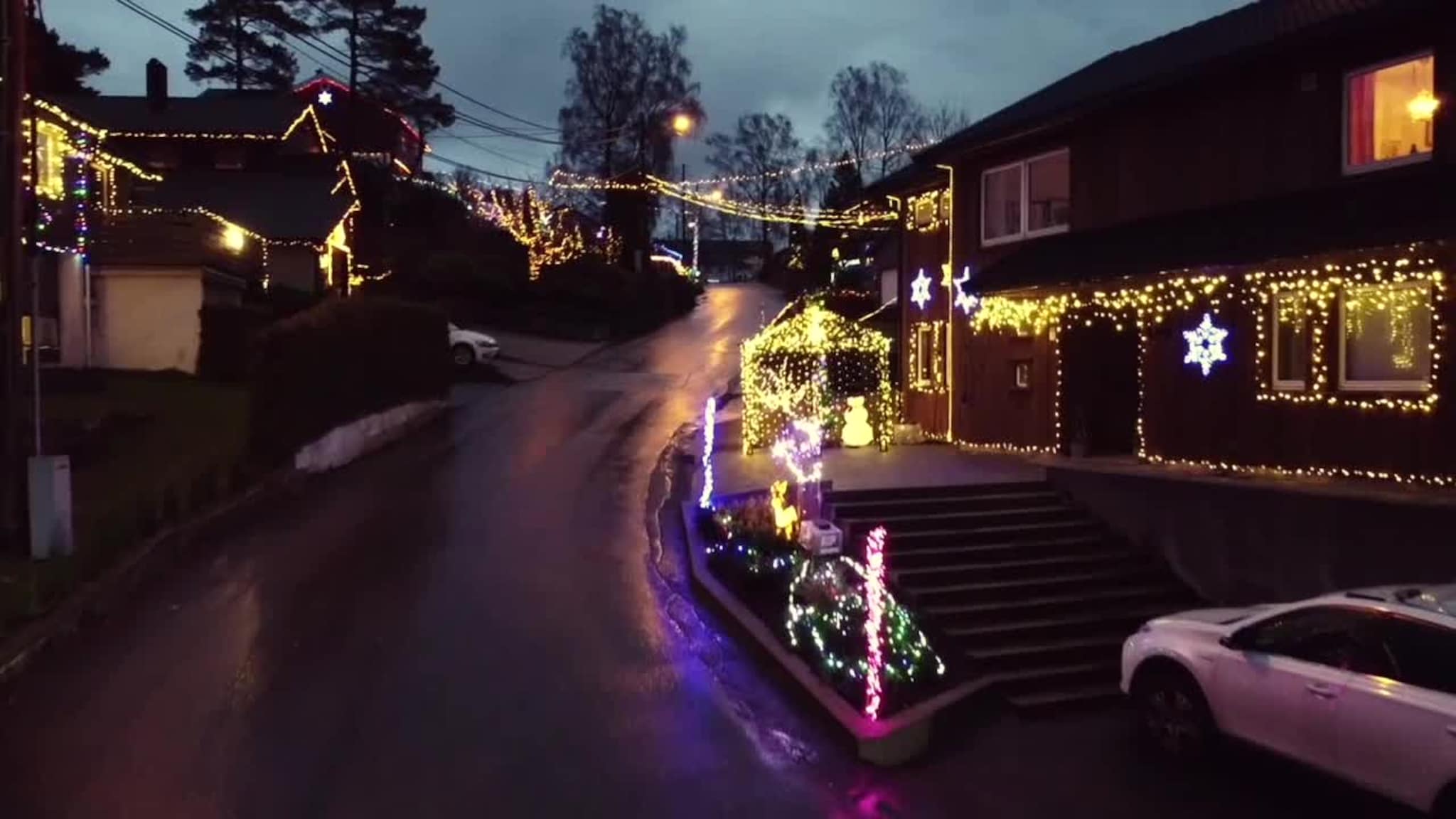 Bli med som julelys-turist gjennom julegata