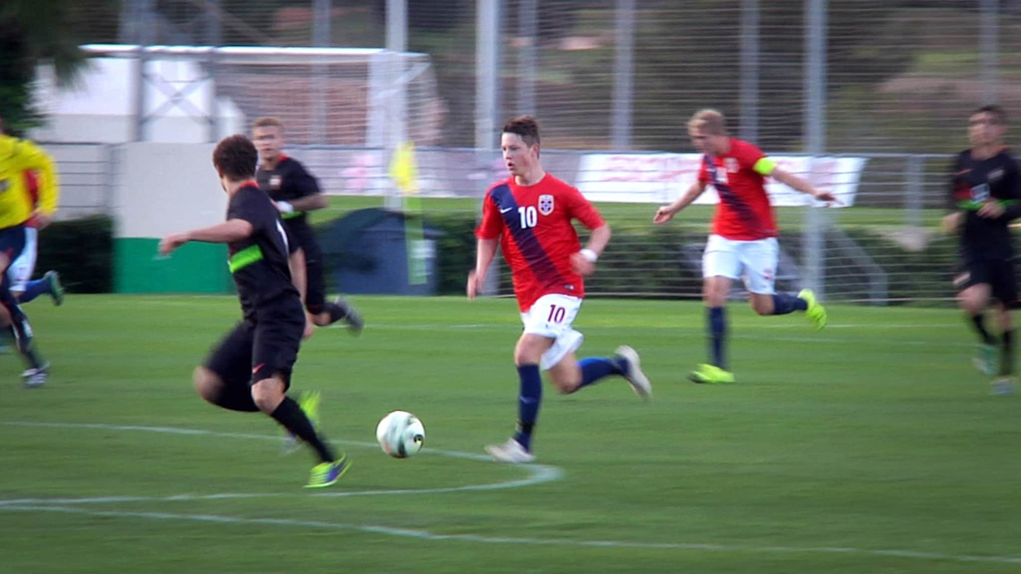 Se Rasmussens drømmetreff mot Portugal