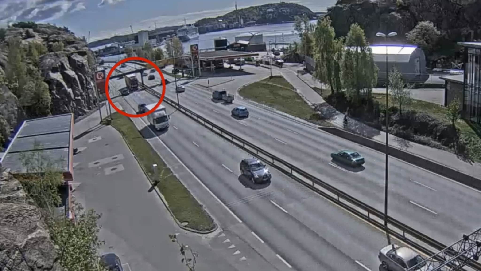 VIDEO: Kollisjon mellom vogntog og personbil på Vesterveien