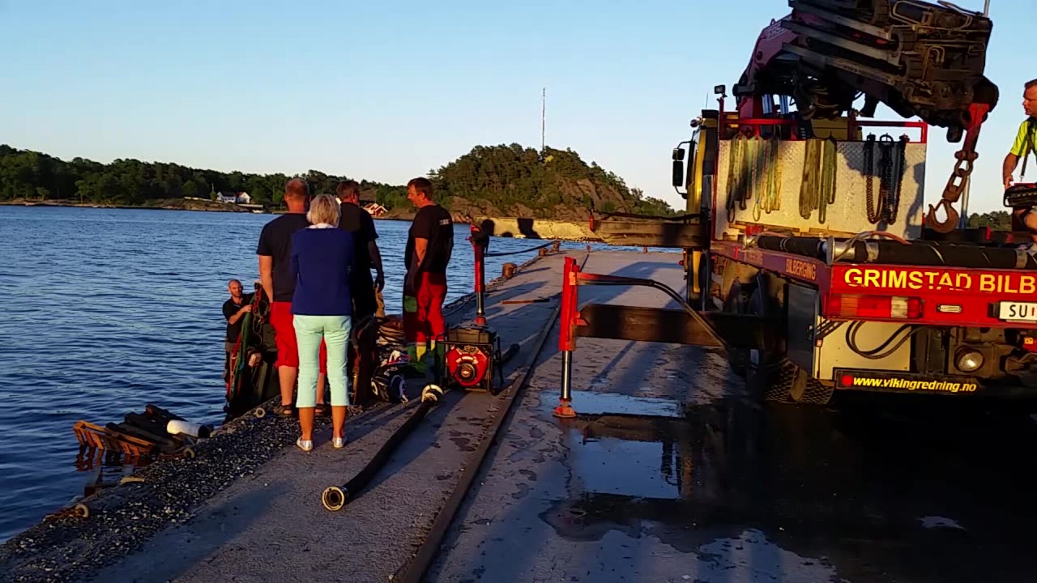Kommunens båt gikk rundt i havnebassenget