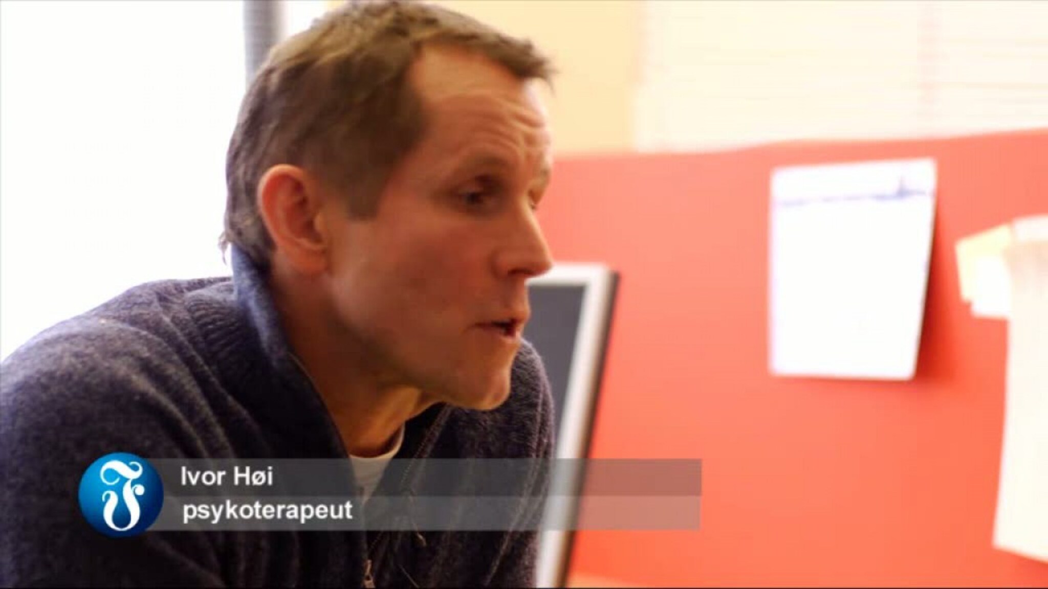 Psykoterapeut om Facebook-avhengighet