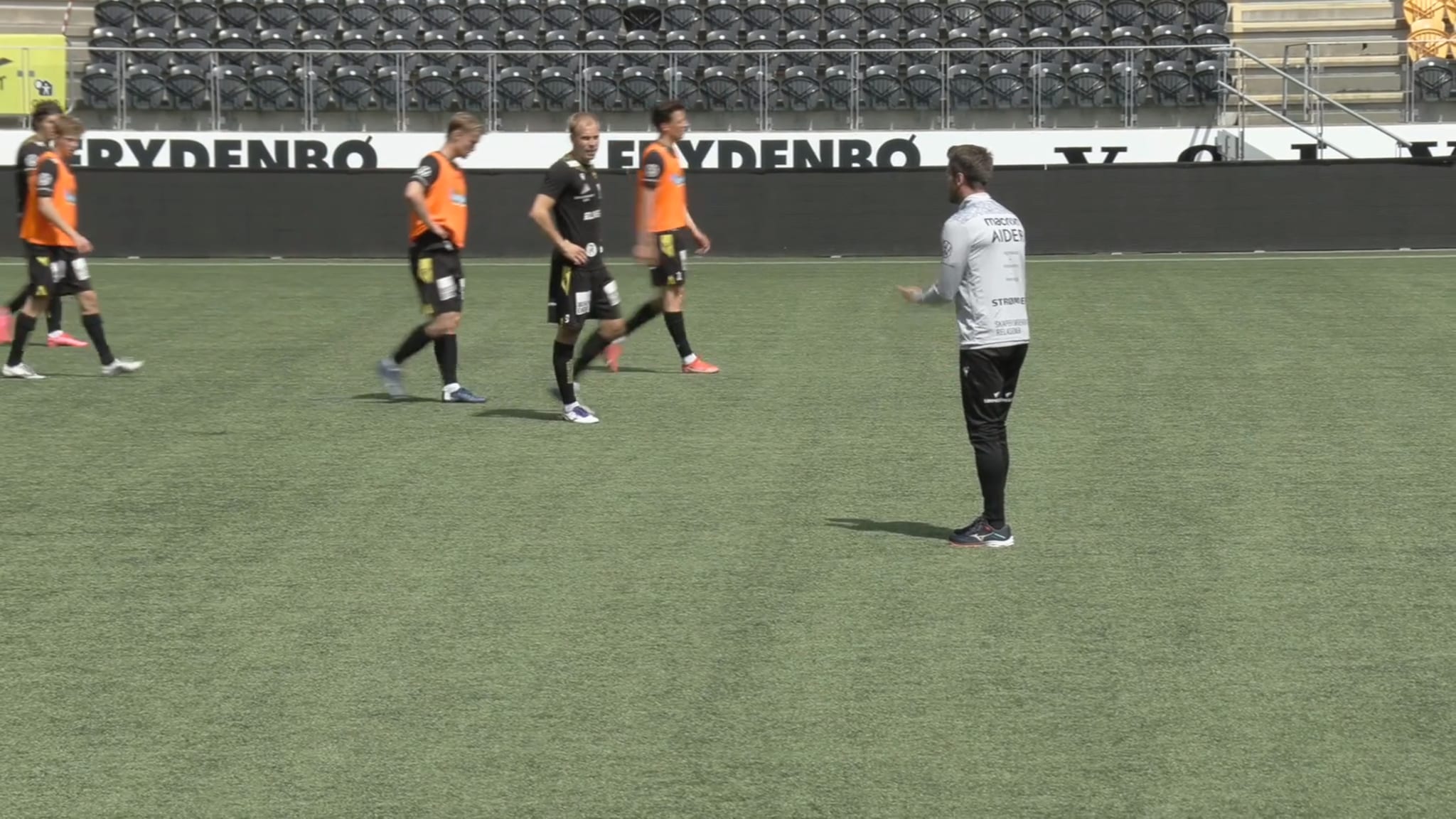 Tjelmeland tenner til