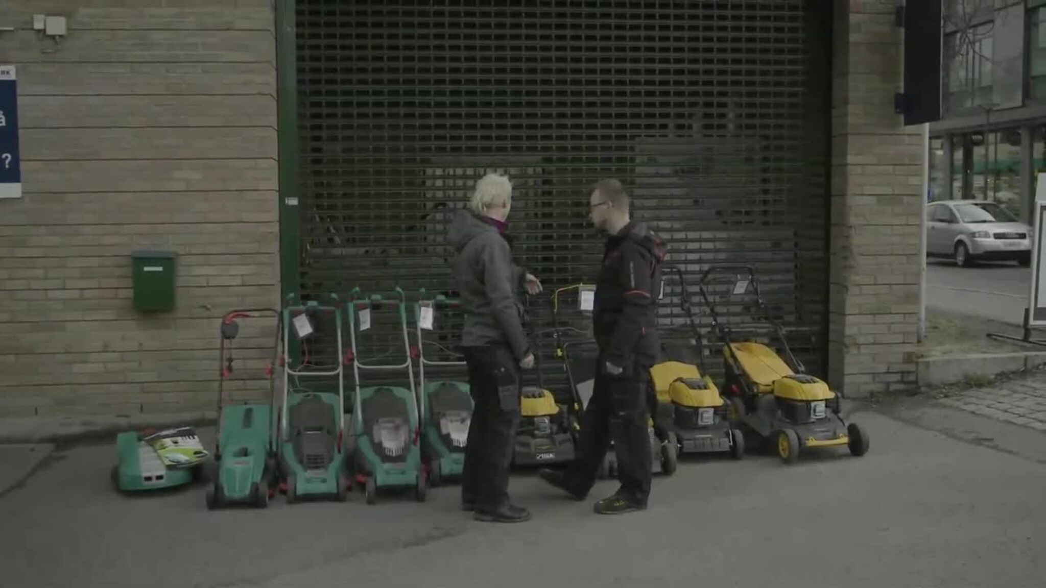 - Jeg vil ha gressklipper som gjør jobben selv