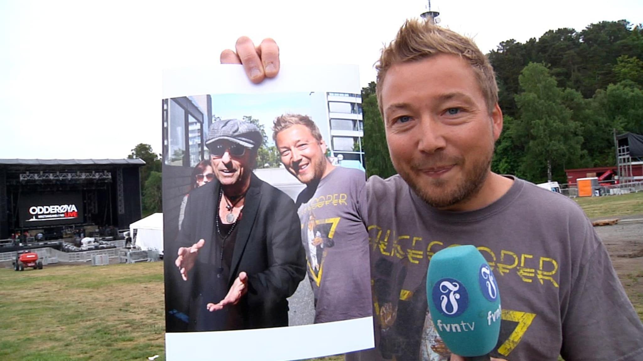 Klarer Jim å få autografen til Alice Cooper?