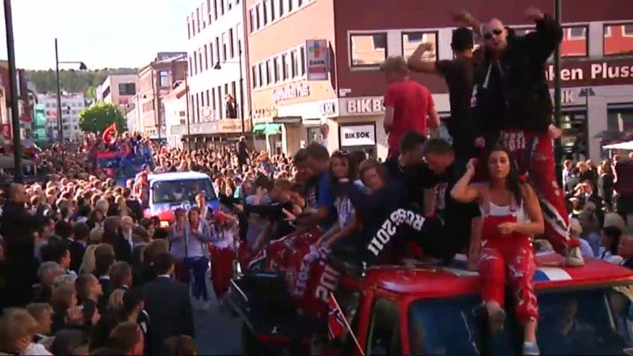 Se russen gå bananas i borgertoget