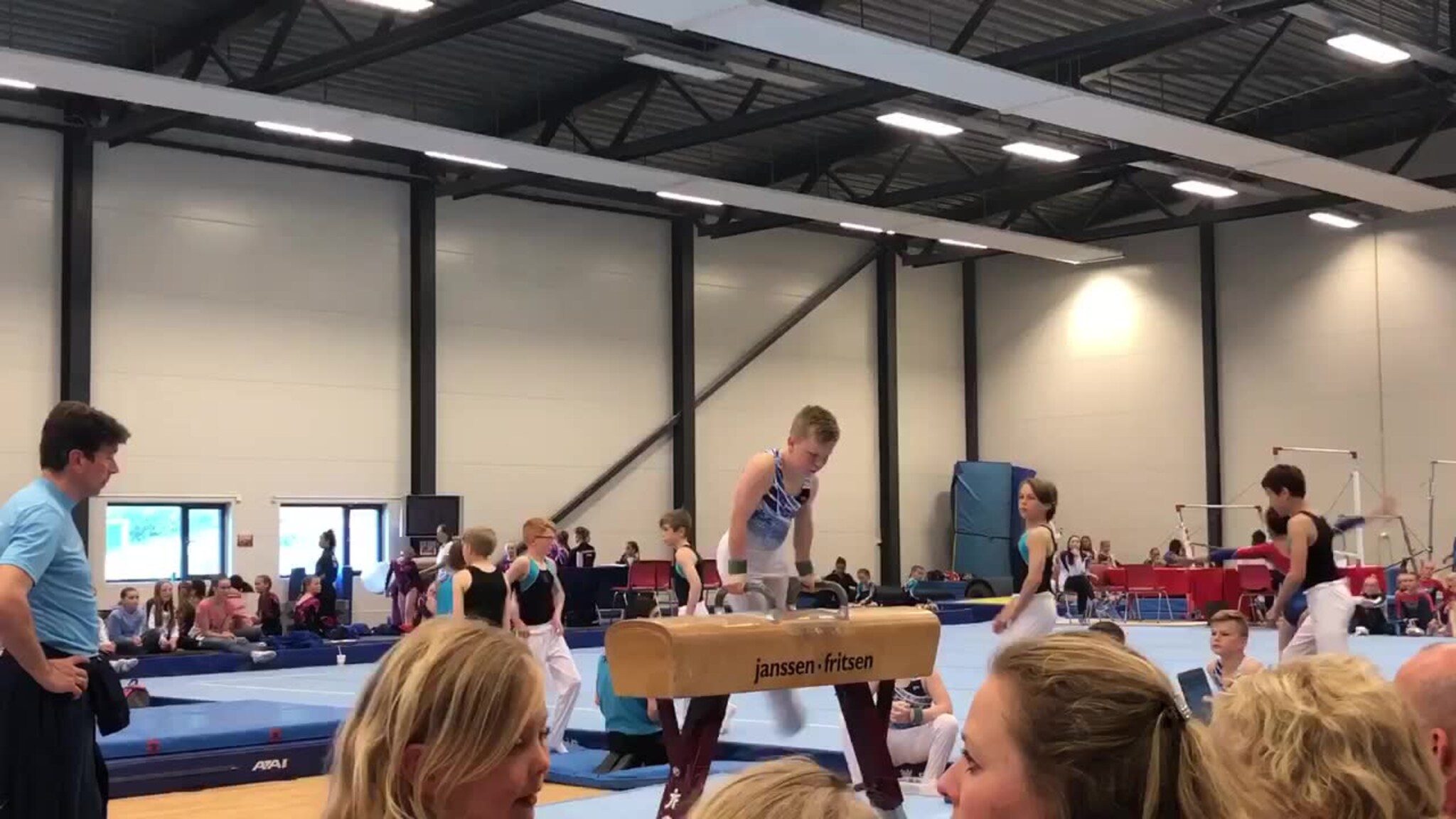 Video: Lukas Nilsen Aateigen i bøylehest