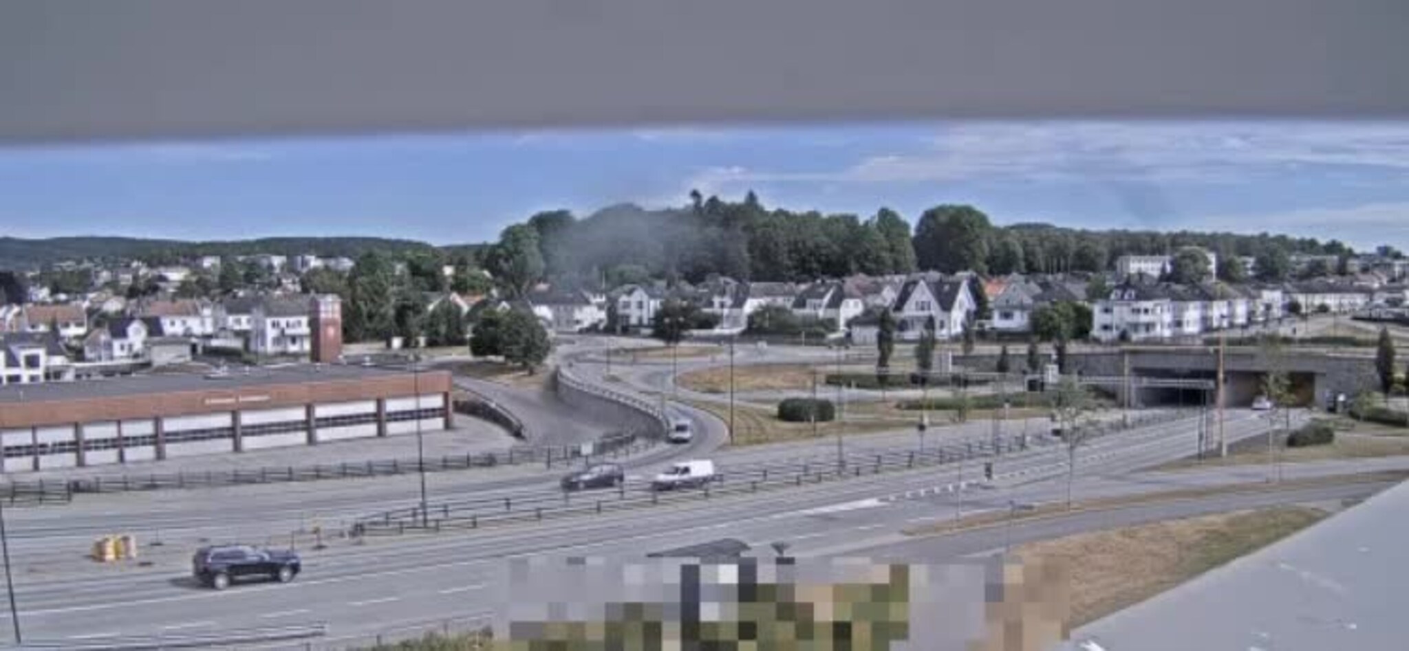 Her kommer ulykkesbilen i høy fart Video: FVN livekamera