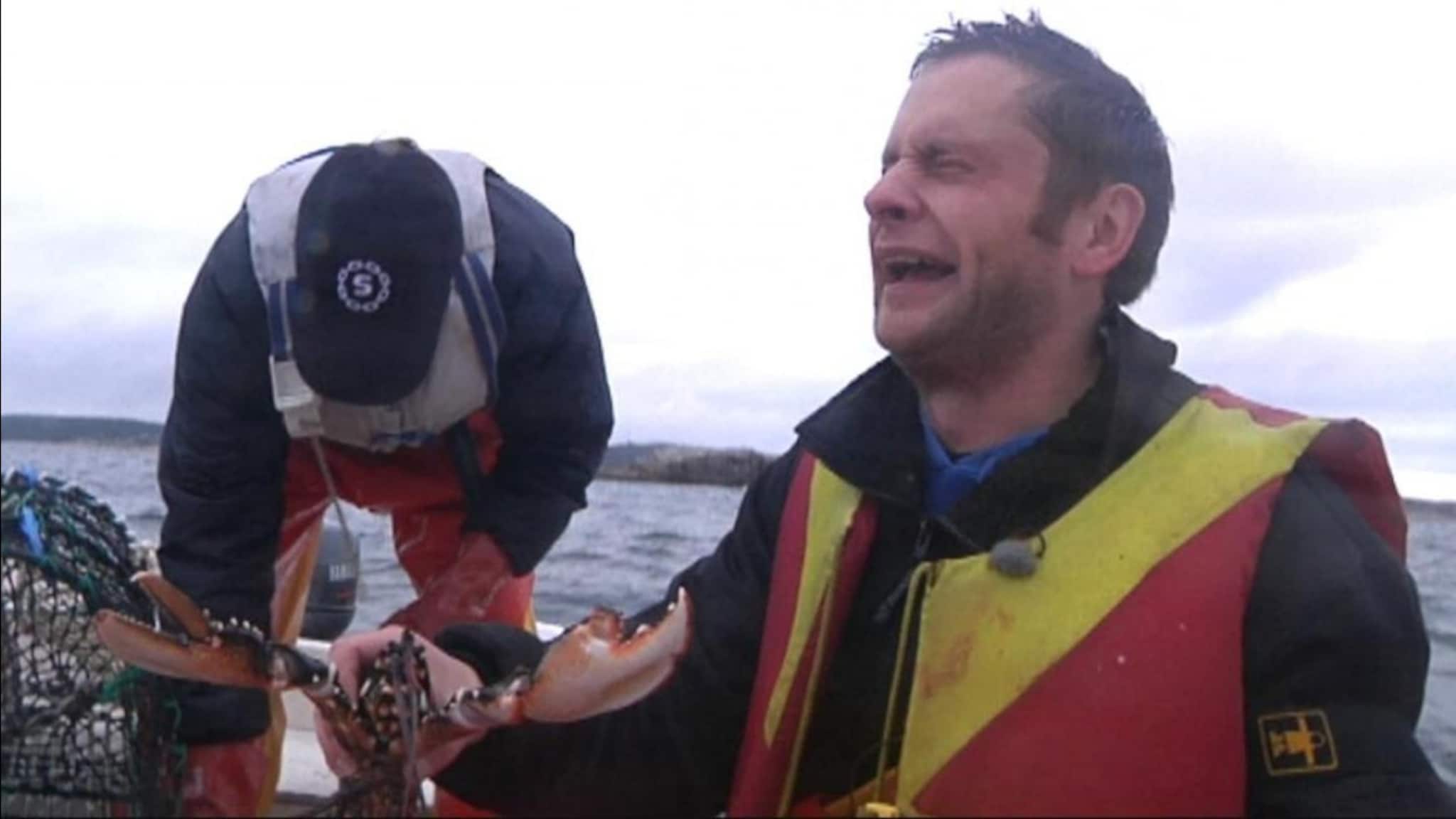 VIDEO: Bli med Oddfinn og Charles på hummerfisket
