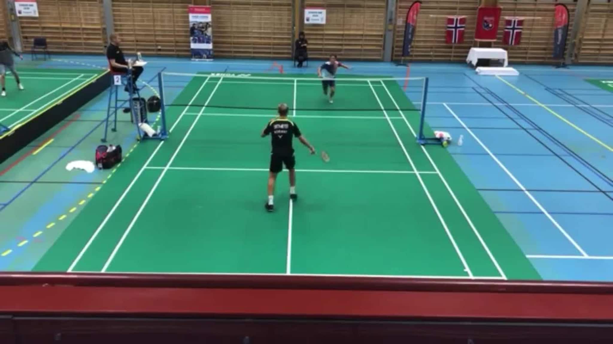 Jonas Rosseland Østhassel er på juniorlandslaget i badminton 3