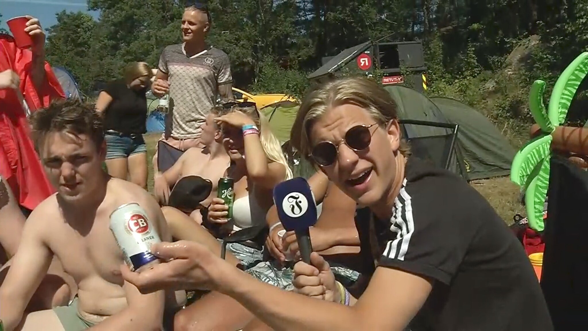 «Tean i tanga» og slitne folk på festivalcampen