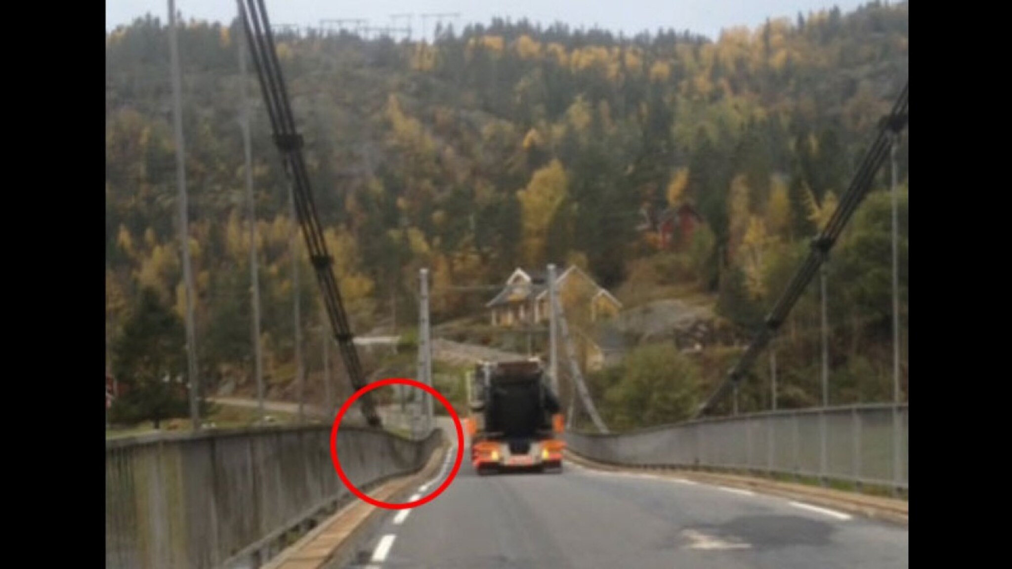 Her gir hengebroa etter