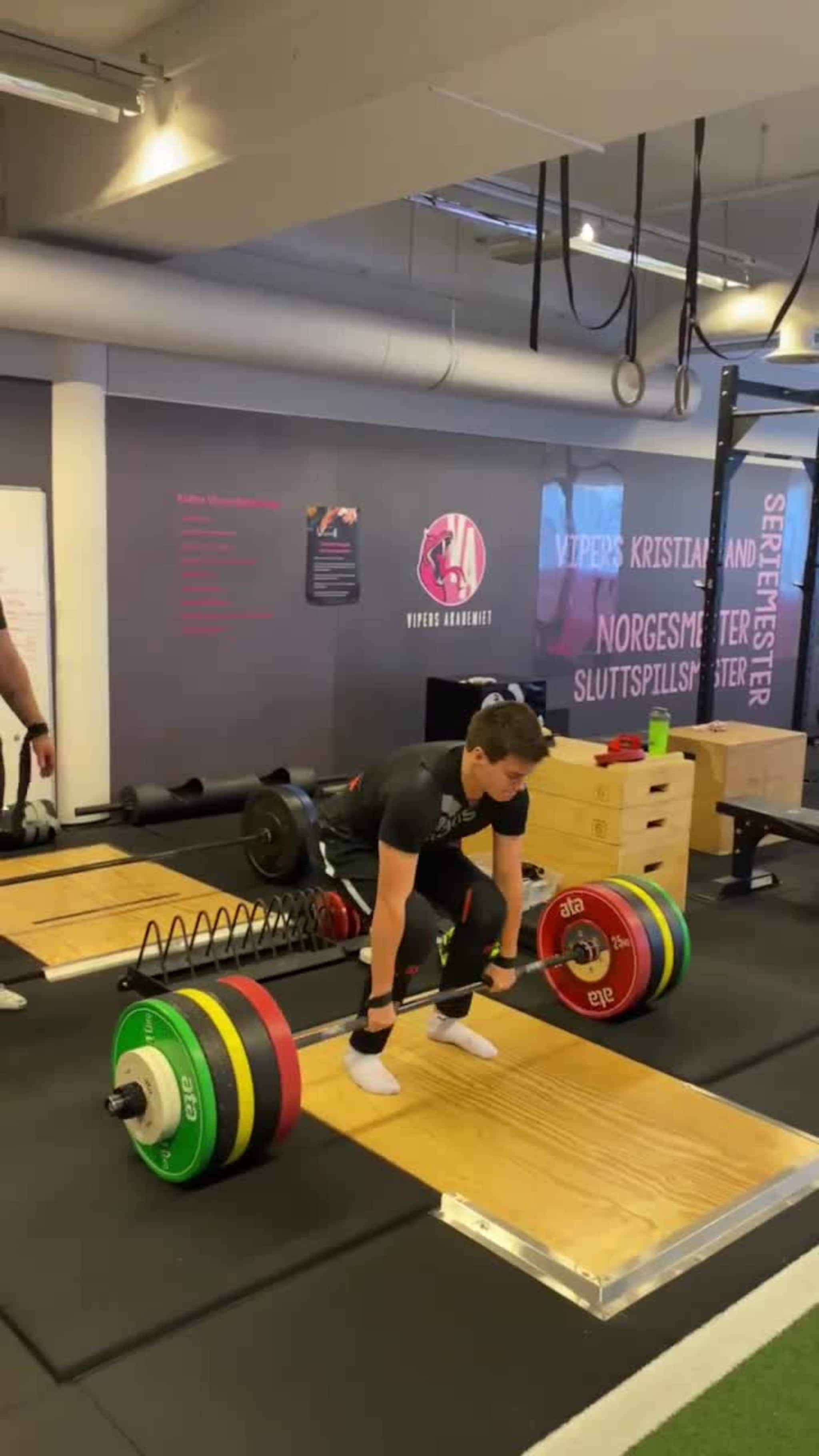 Daniel Thrana løfter tungt 3