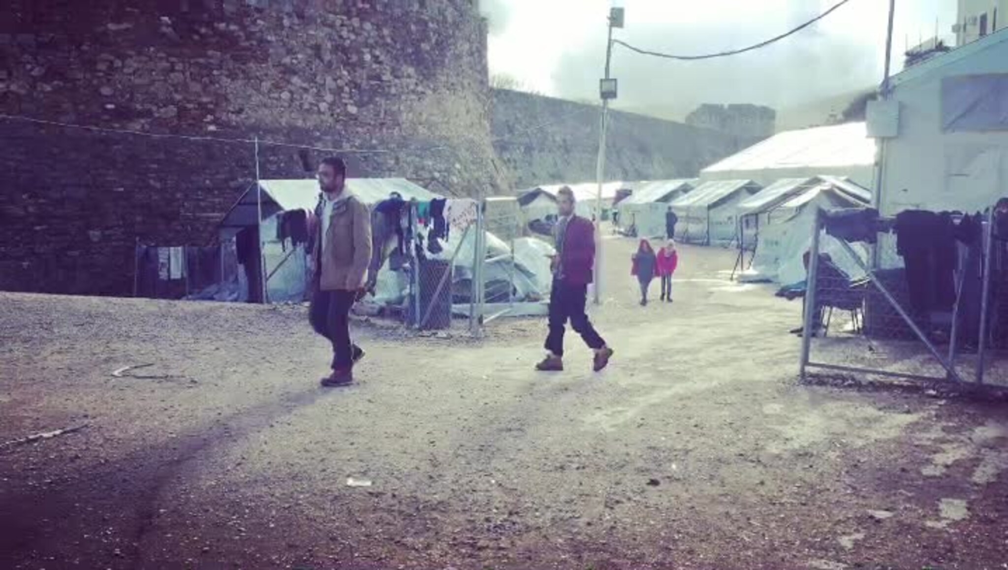 Her lever flyktningene