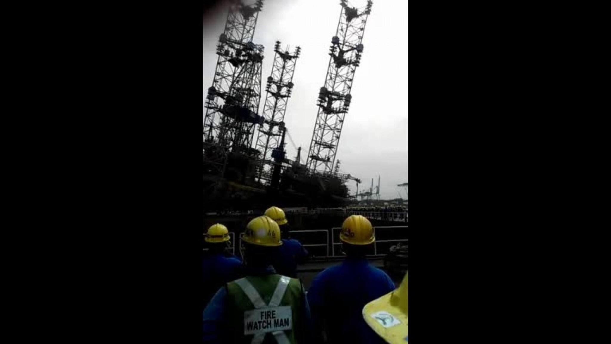 Dramatikk da rigg krenget i Singapore