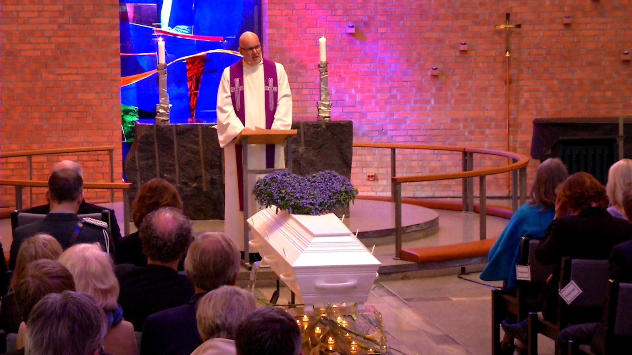 Kjell Nupen bisatt fra Søm kirke