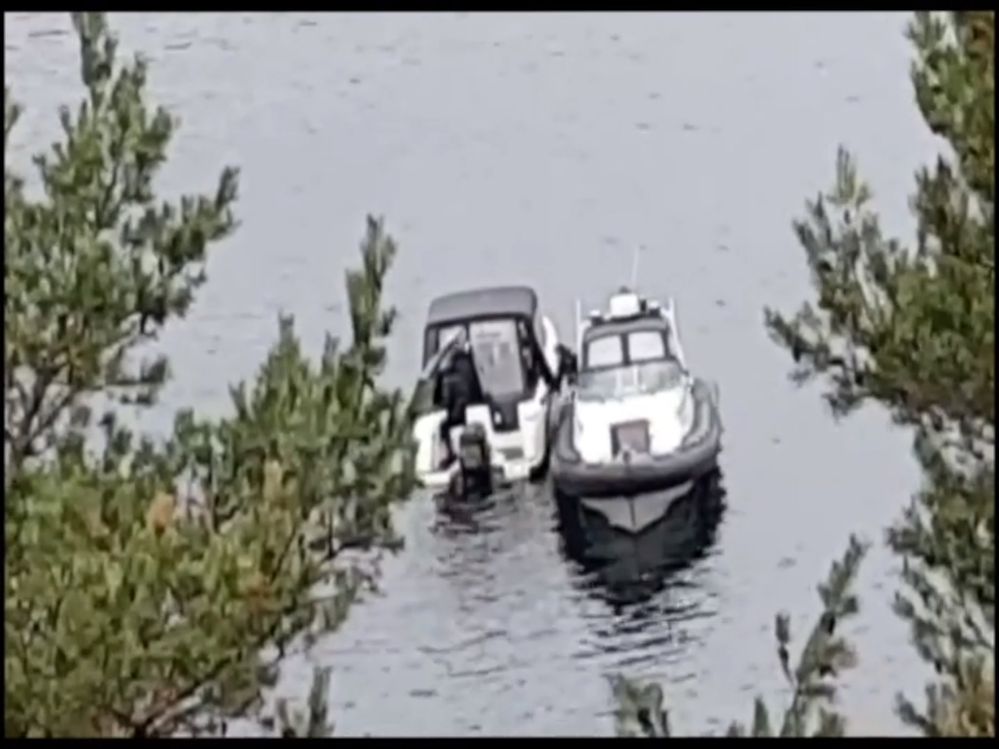 VIDEO: Mann skutt og alvorlig skadet av politiet i Ronabukta