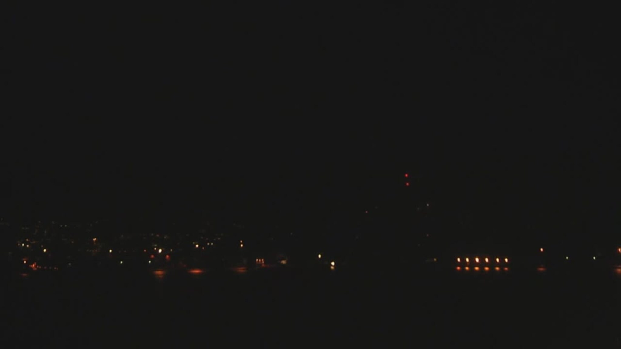 Se fyrverkeriet over byen i fort film