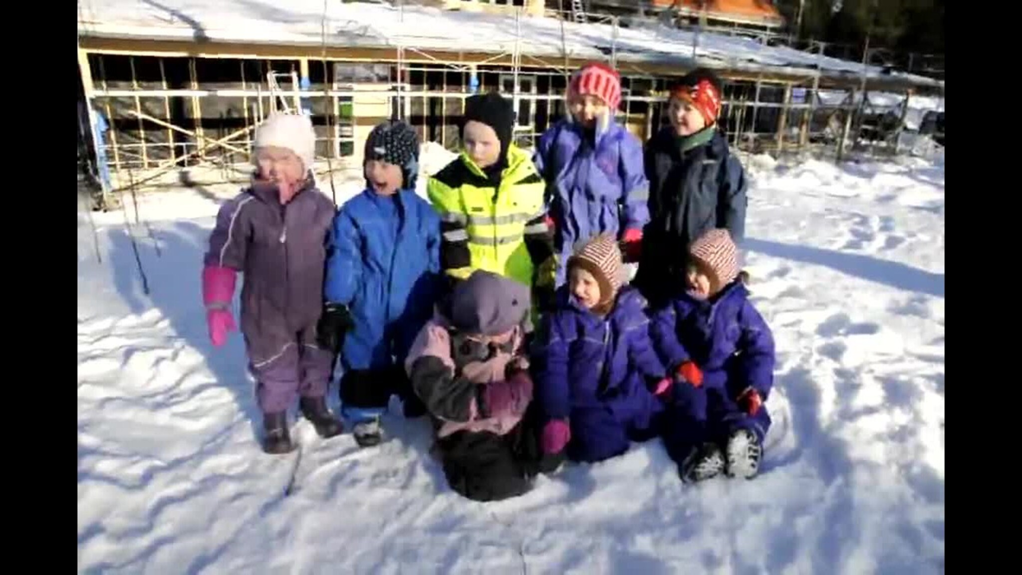 Barnehagen synger for bygget 2