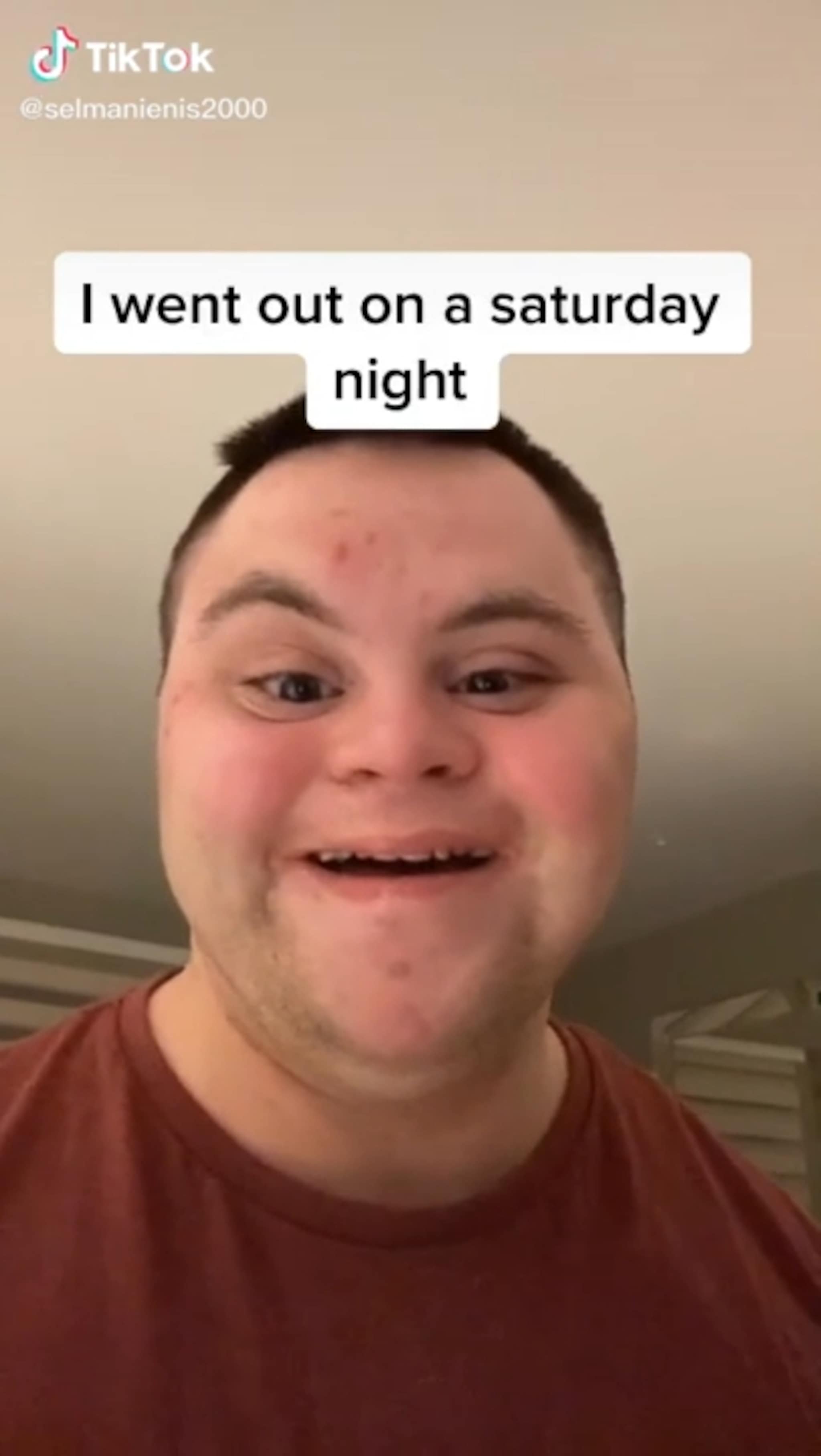 Enis Selmani er stjerne på Tiktok