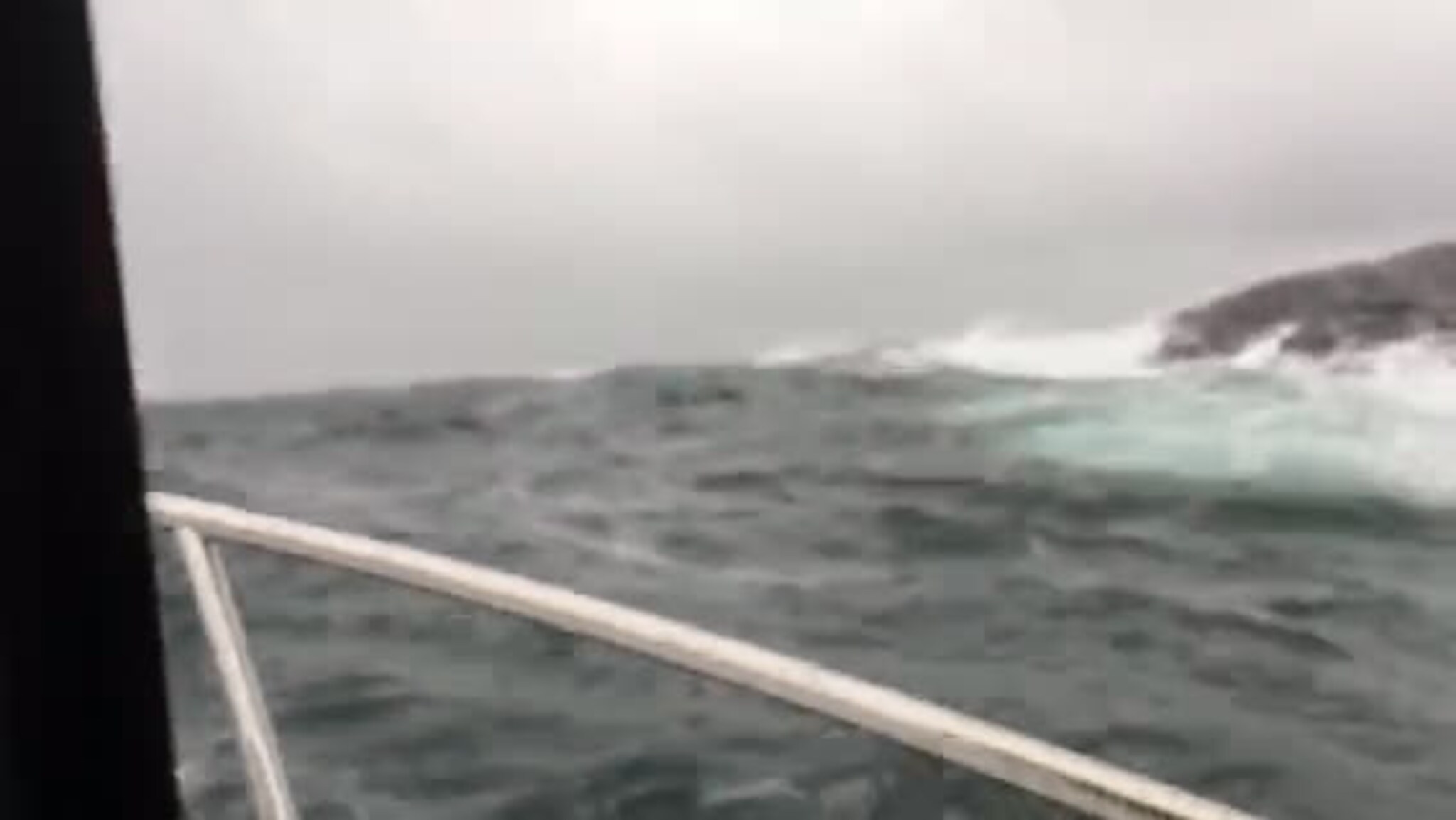 hummerfilm voldsom sjø