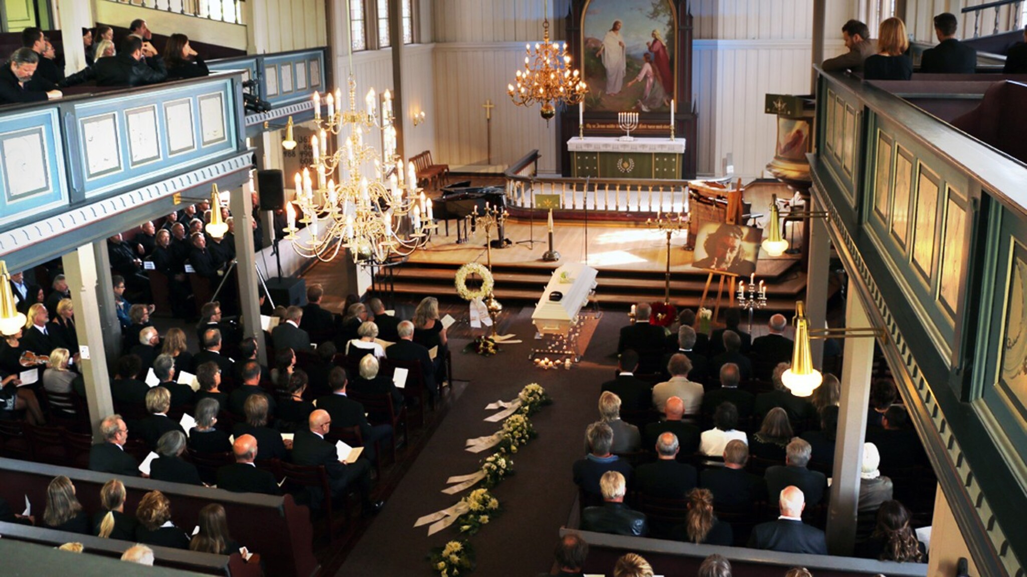 Alex Scherpf begravet fra Søgne kirke