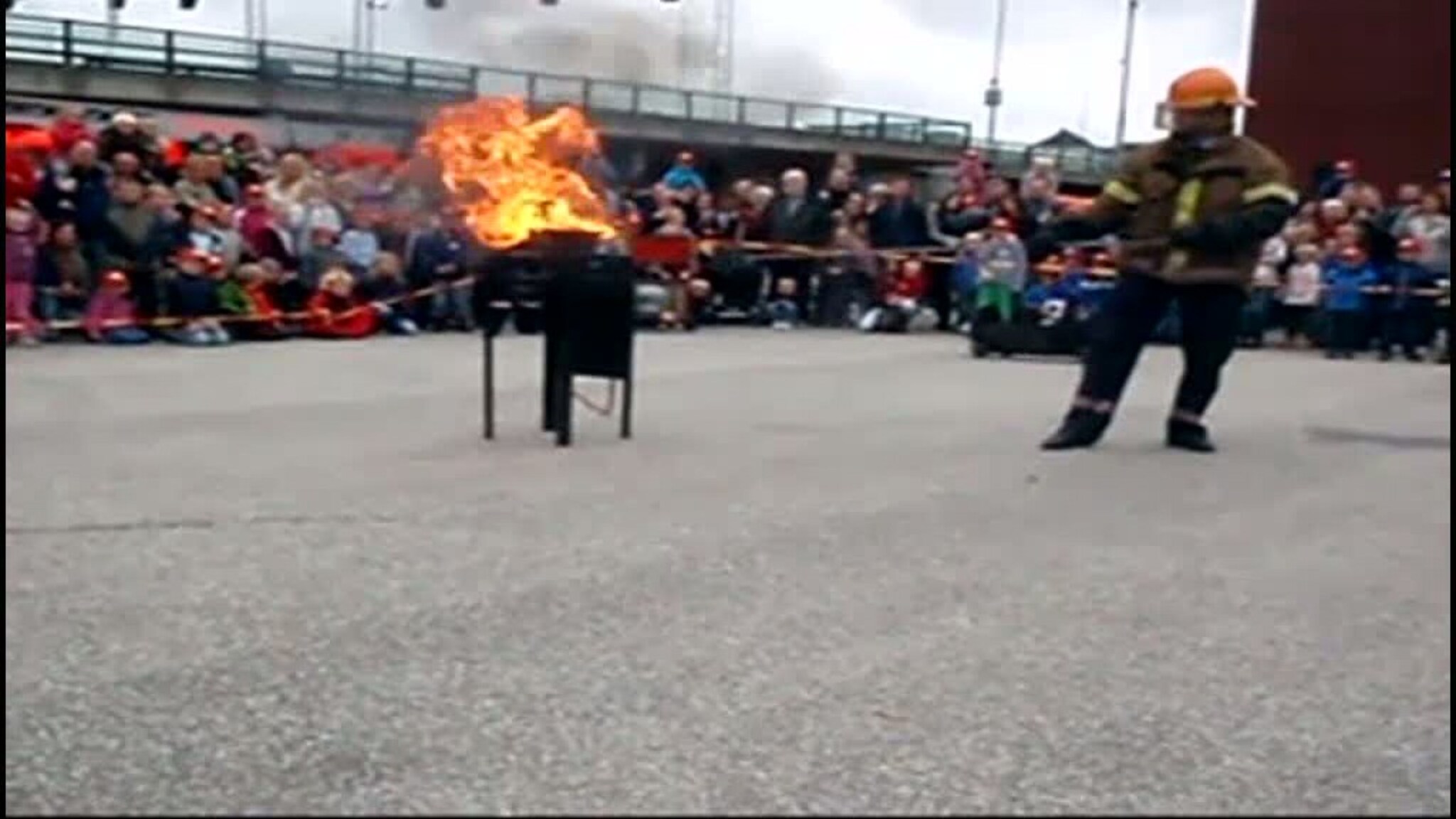 Full fyr i smultgryte