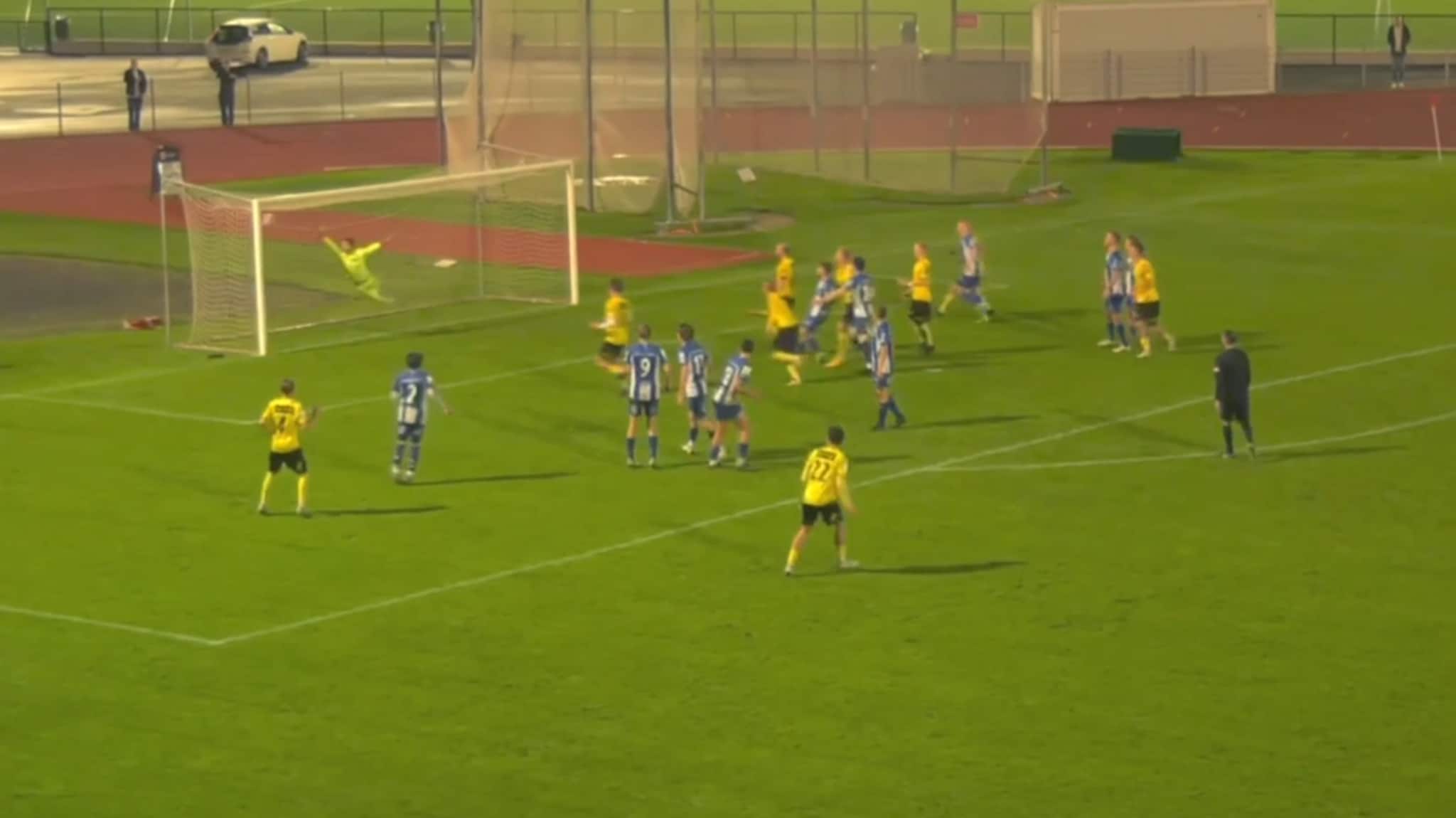 VIDEO: Her klinker Gregersen ballen i krysset