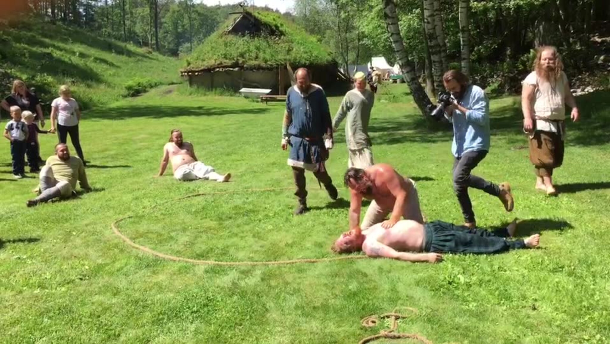 Forberedelser til vikingbryllup på Bronseplassen