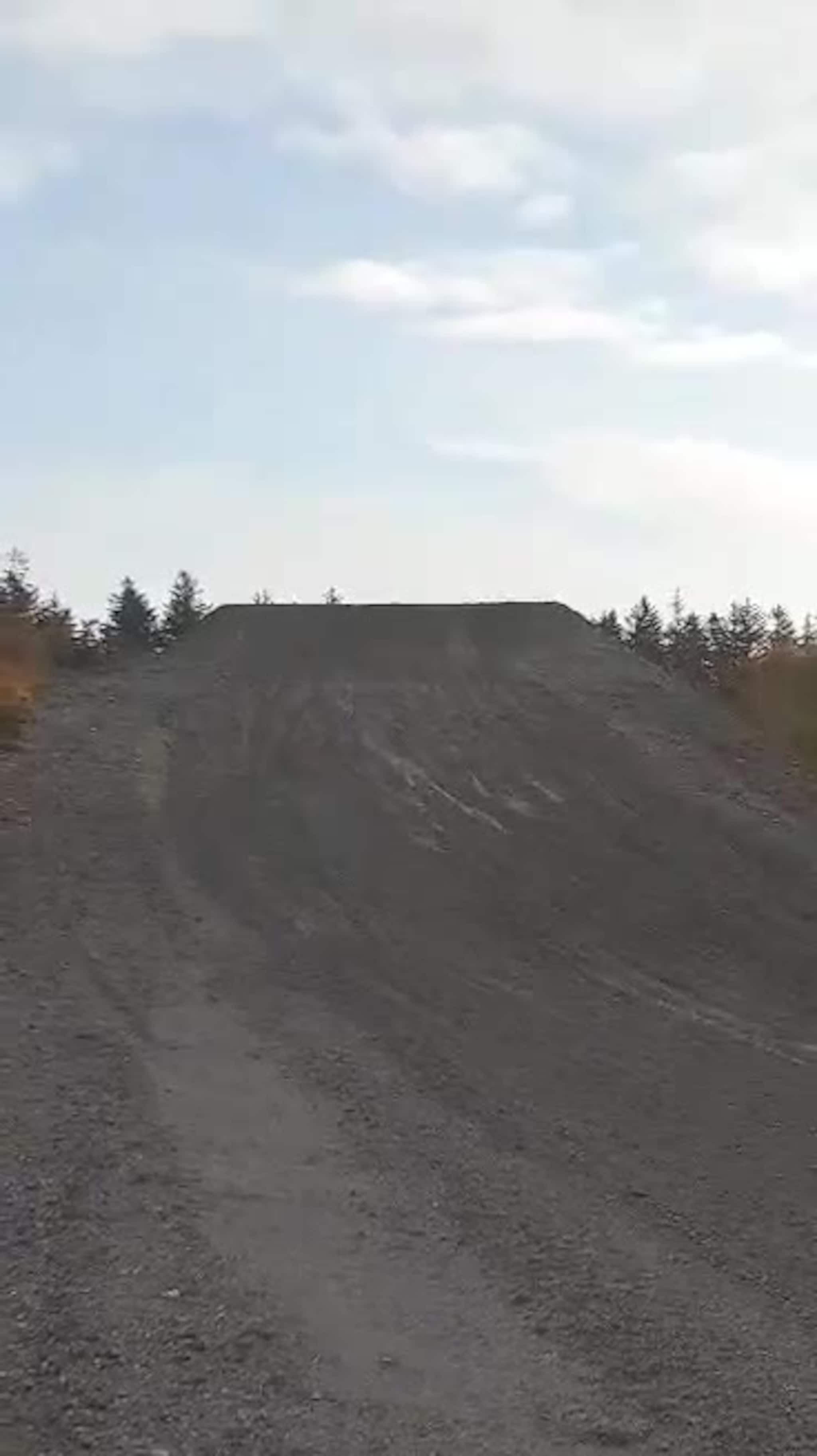 Elias Auclair kjører motocross