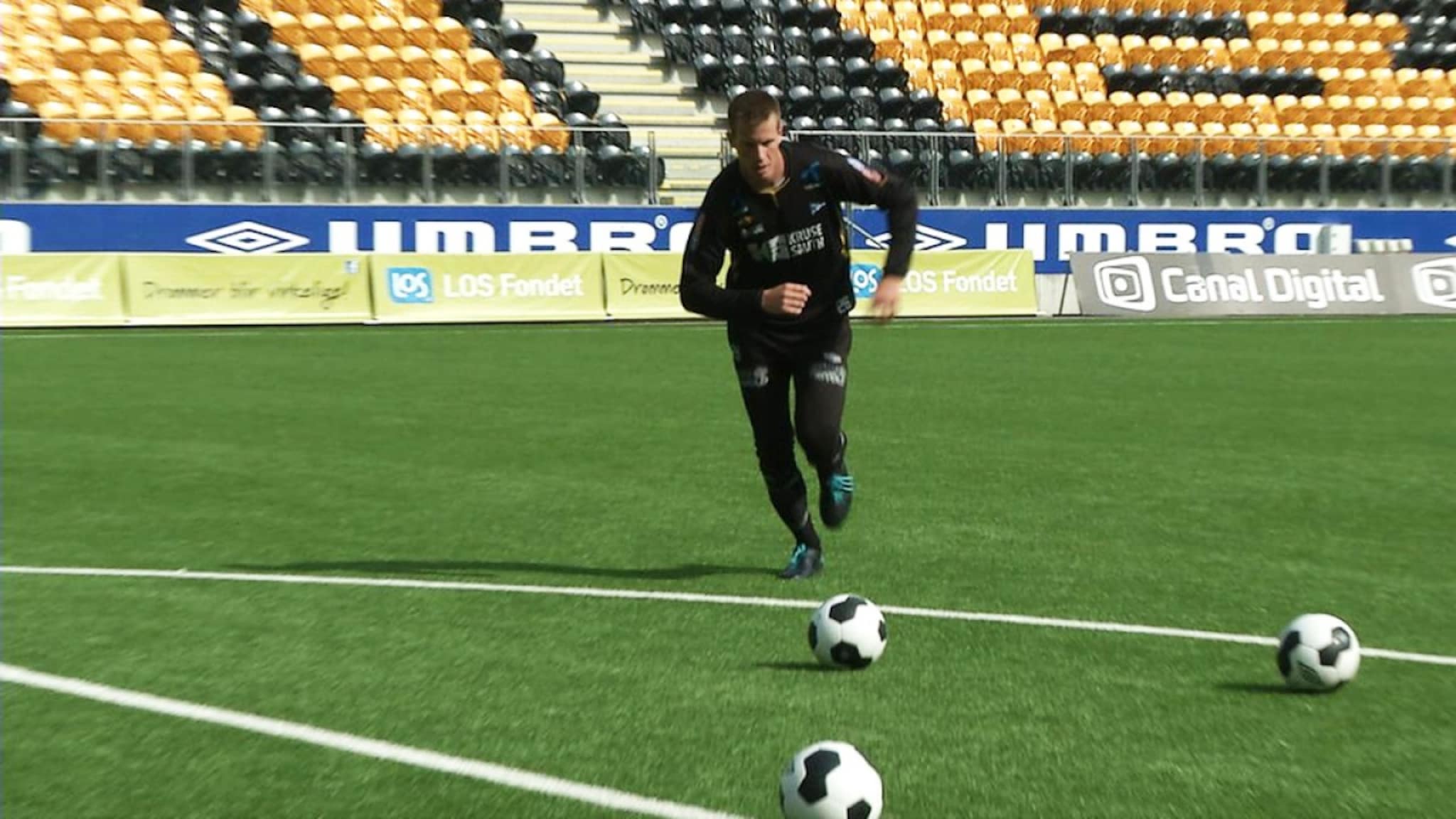- Skal klappe Avni på fua hvis jeg scorer
