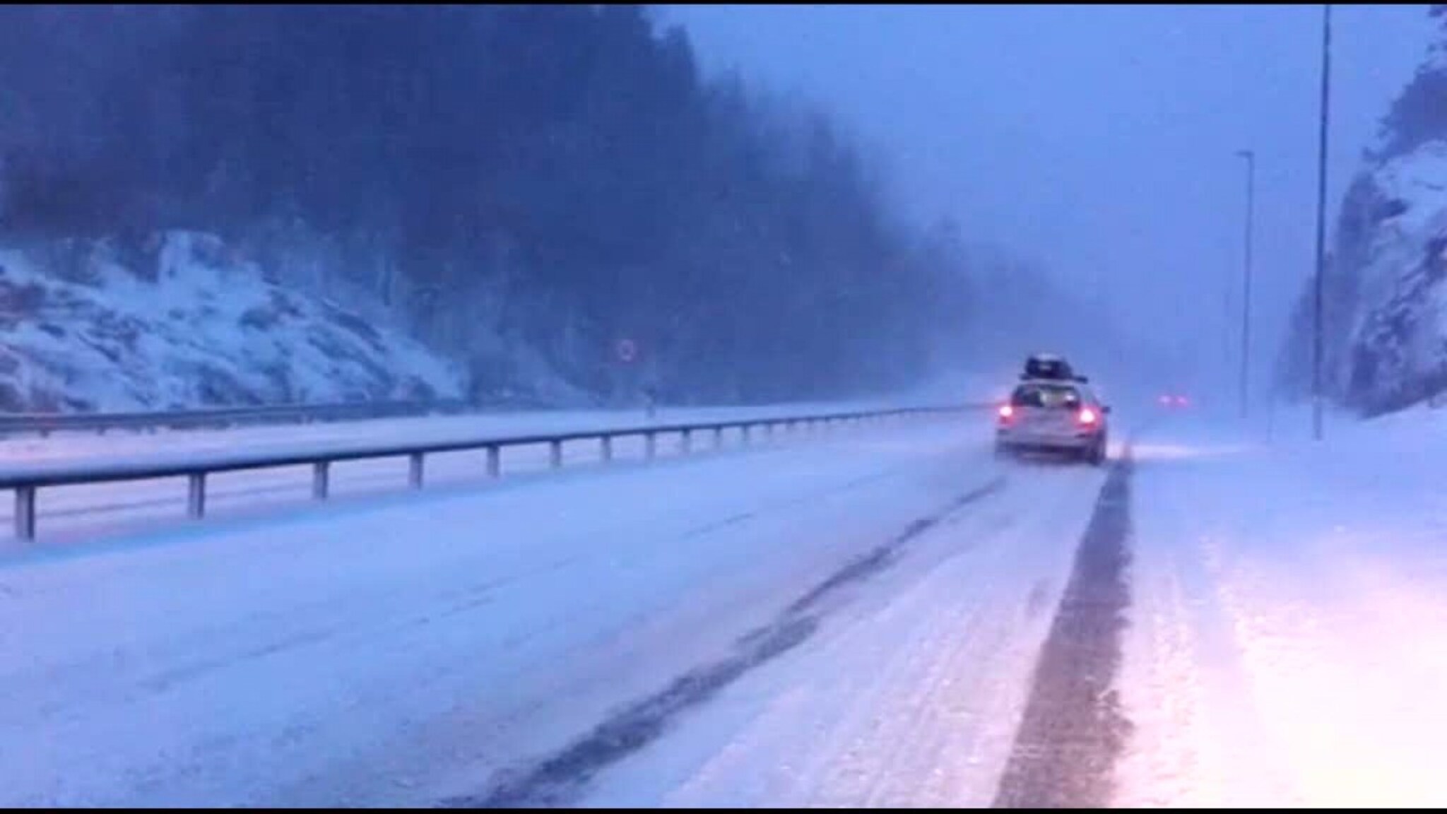 Vanskelige kjøreforhold på E18