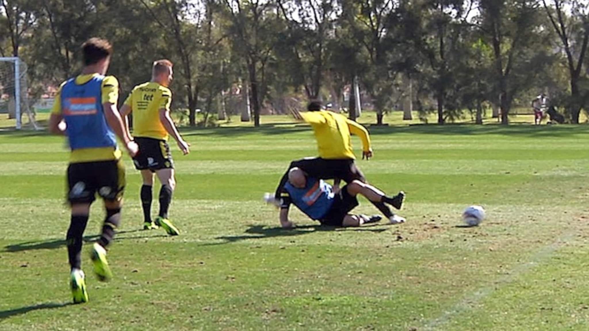 VIDEO: Se keepertreneren takle Start-spillerne