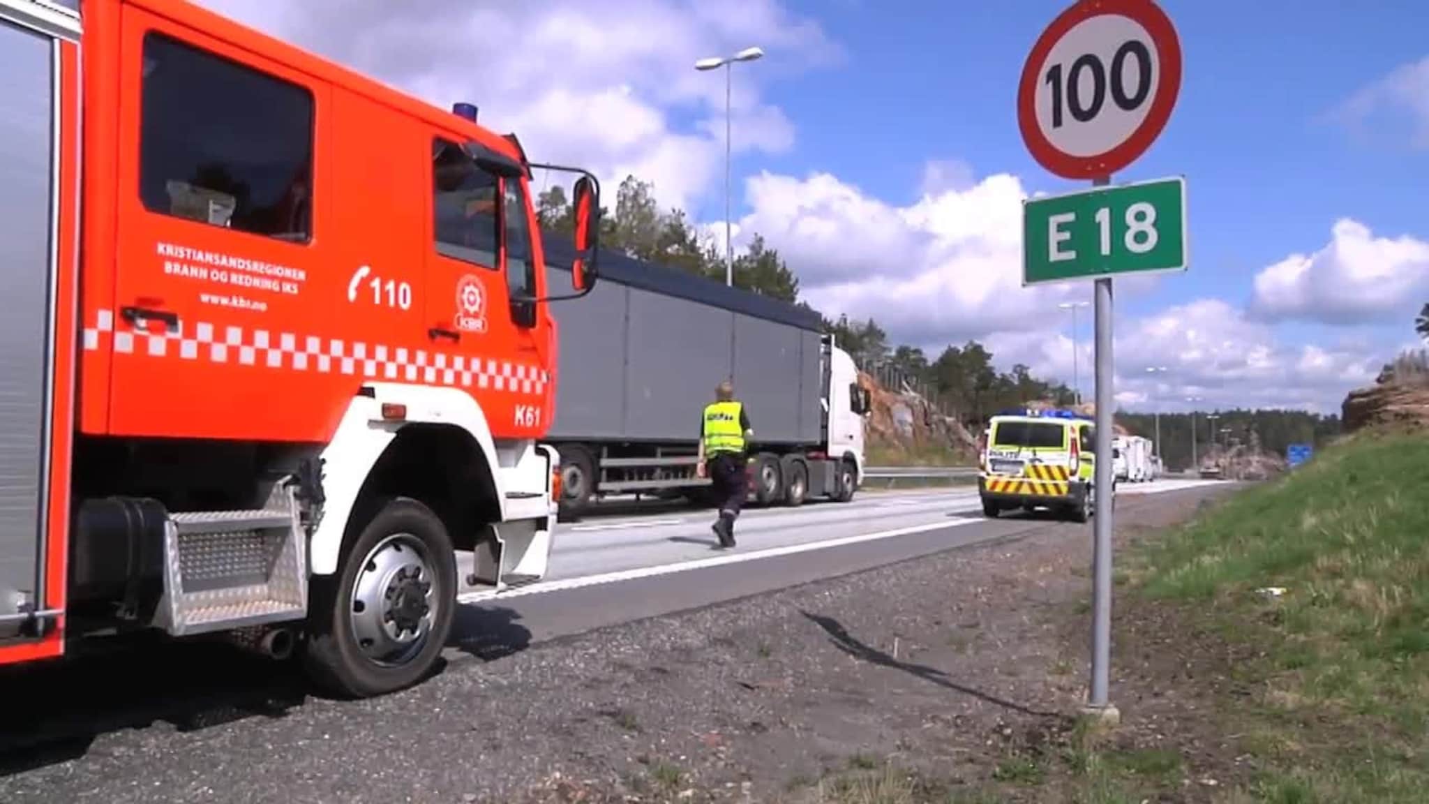 Kolliderte med vogntog på E18